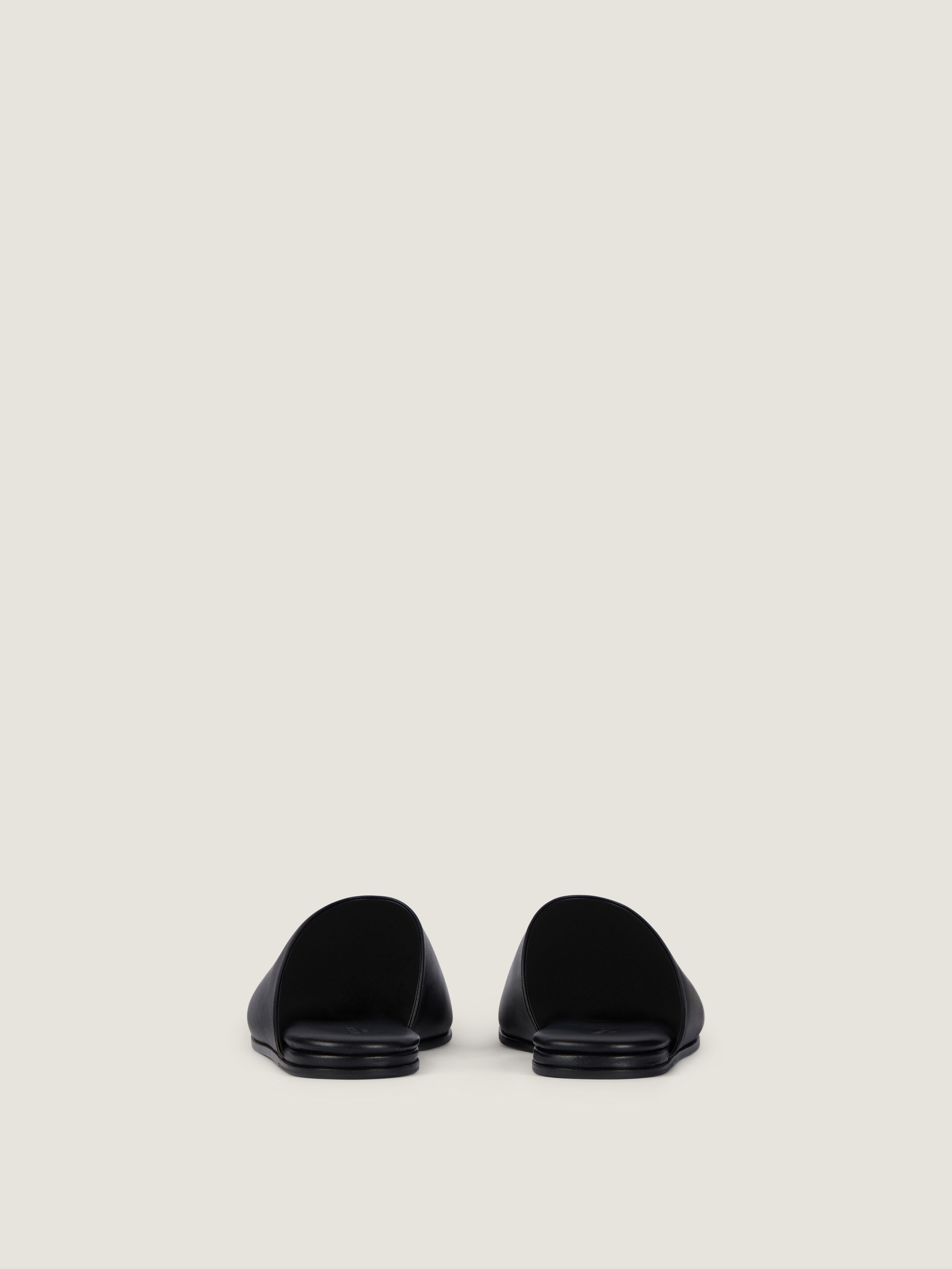 Label flat mules in nappa leather in - black - BE202RE00H-001
