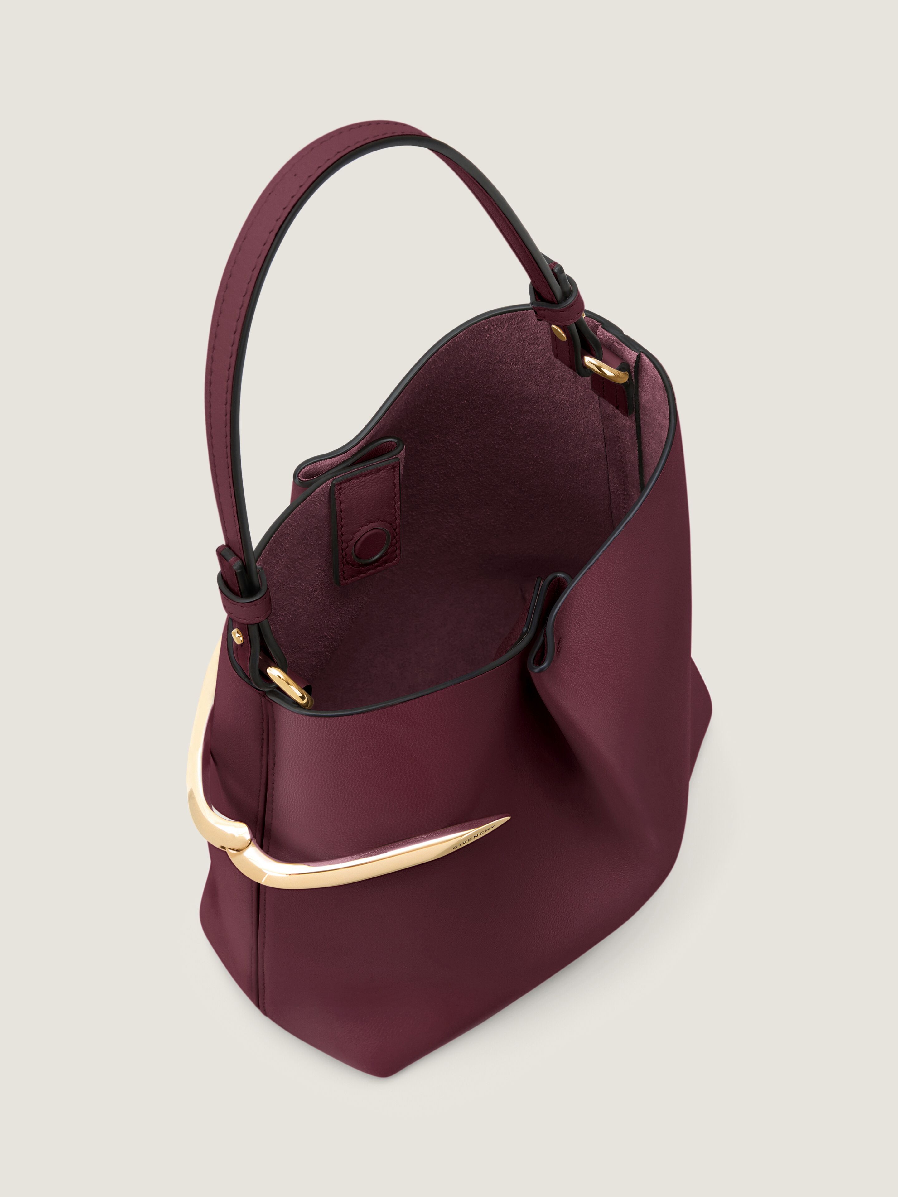 Pinch Me pouch in nappa leather in - aubergine - BB516JB2E5-542