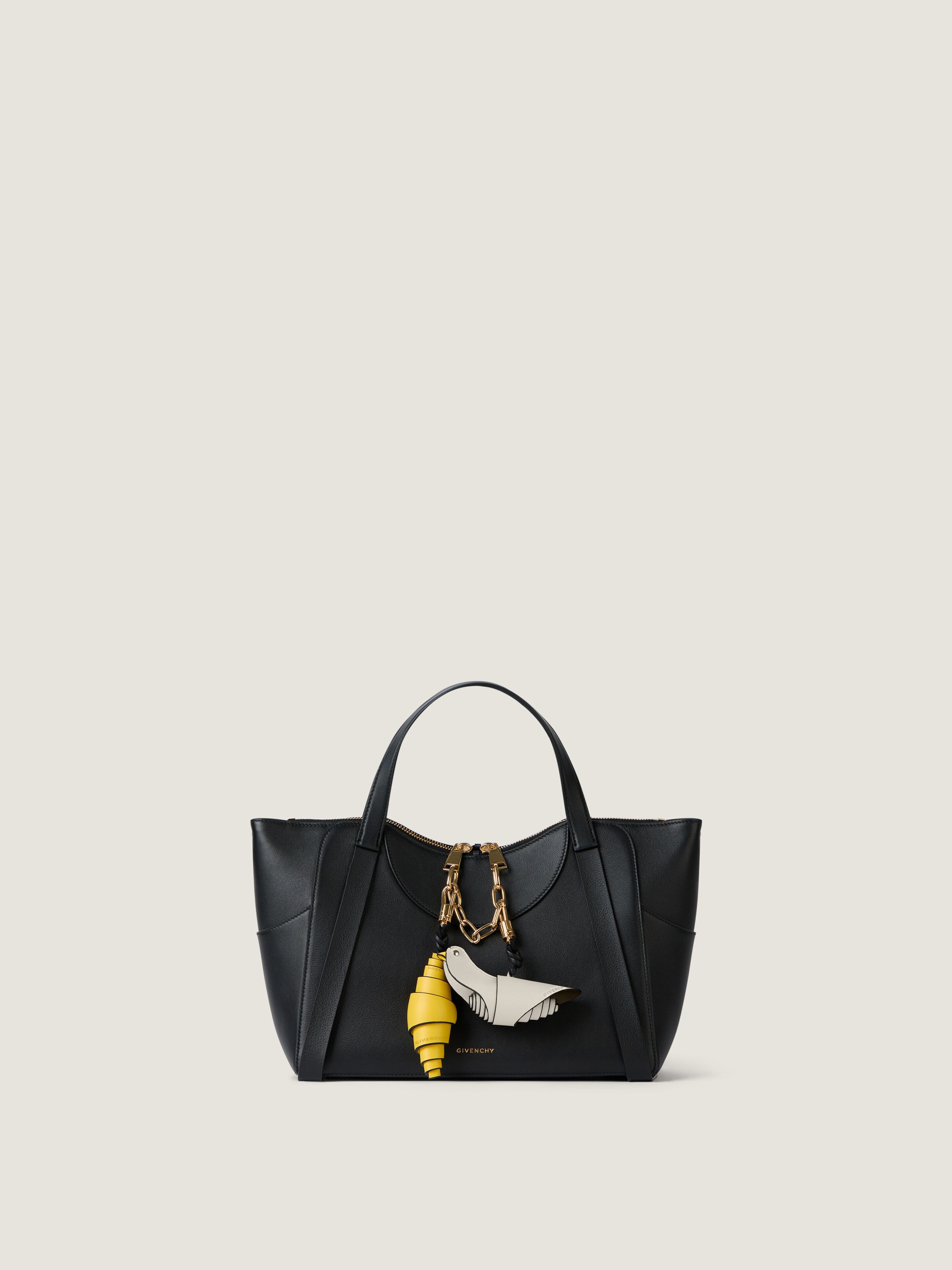 Givenchy ディズニーデザイン小鹿チャーム ラッキーチャーム レザー | Givenchy JP | Givenchy