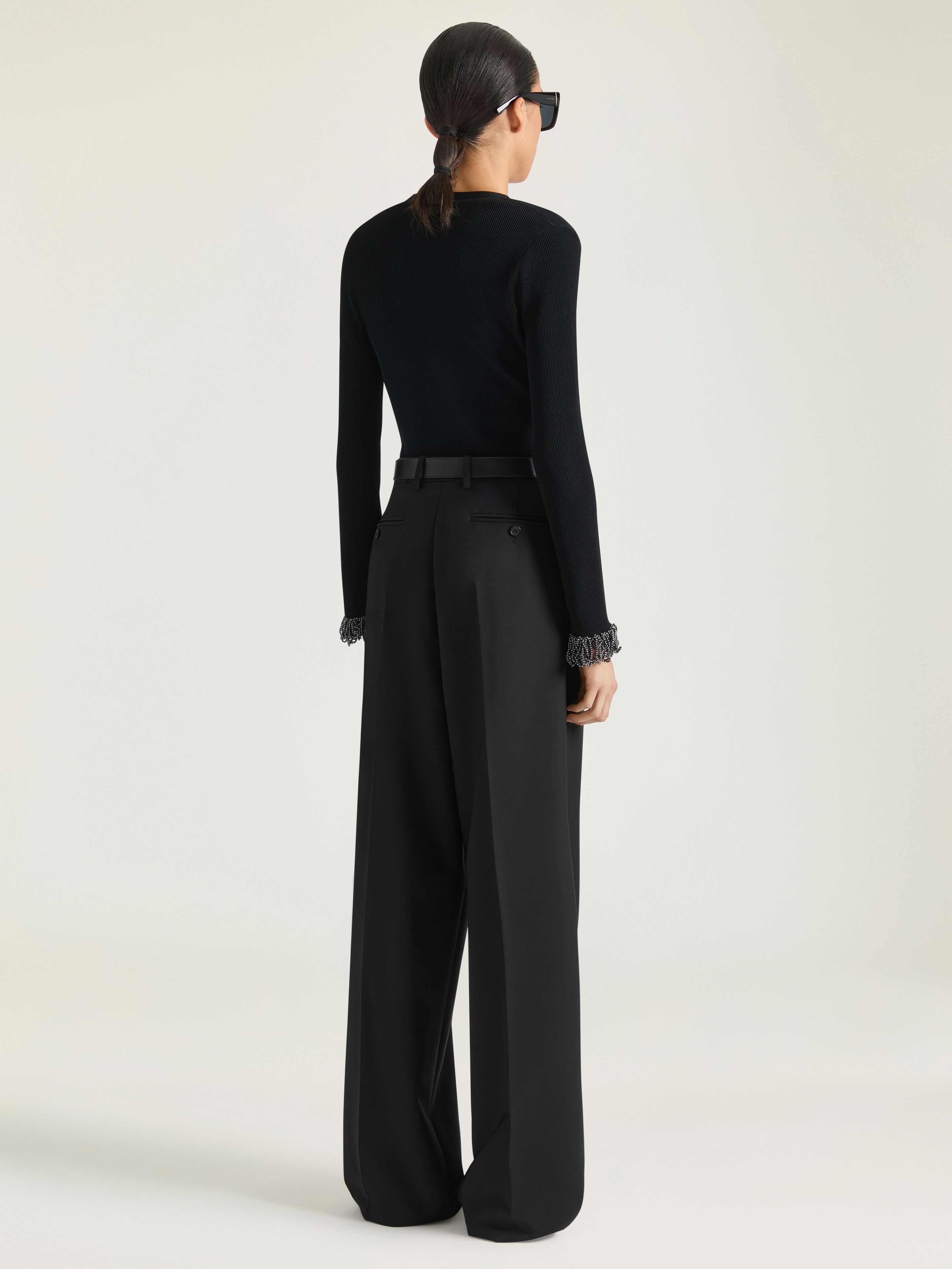 Cardigan in knit with embroidered pearls in - black - BWK01D4ZU4