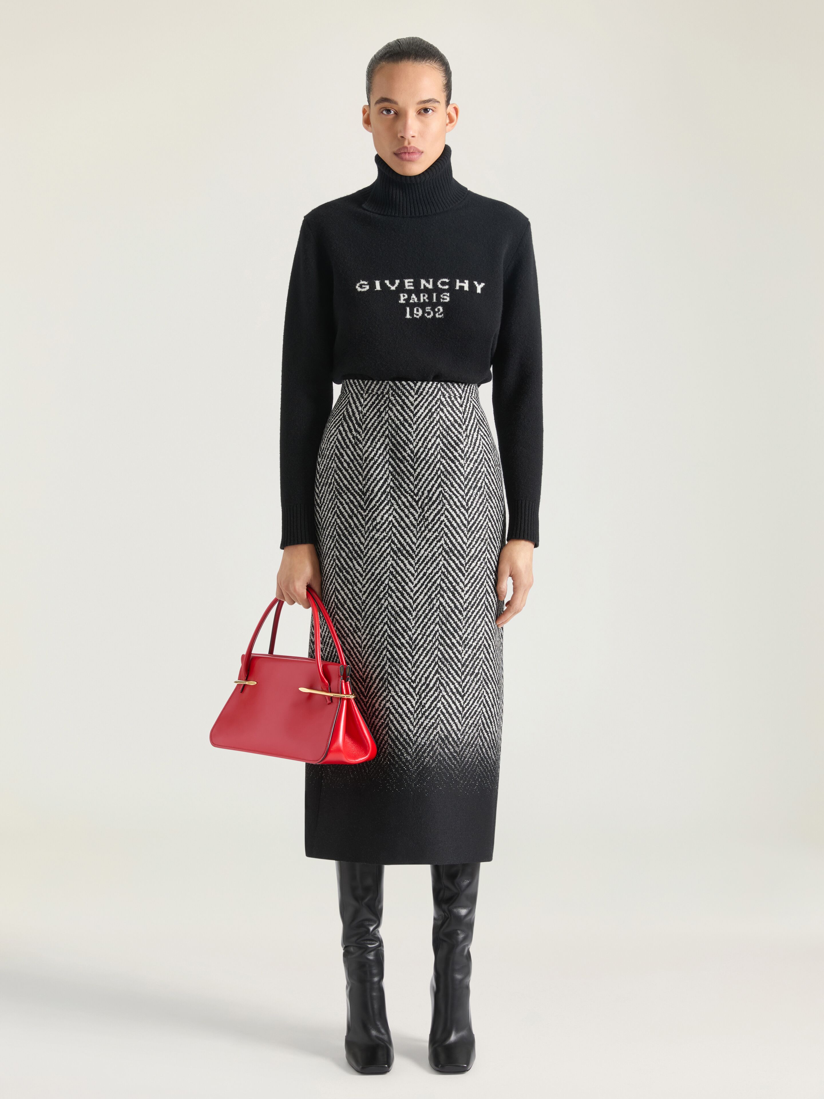 Givenchy ボディバッグ レッド/ブラック Medium Pinch bag in leather in - deep red - BB5158B2CN-699