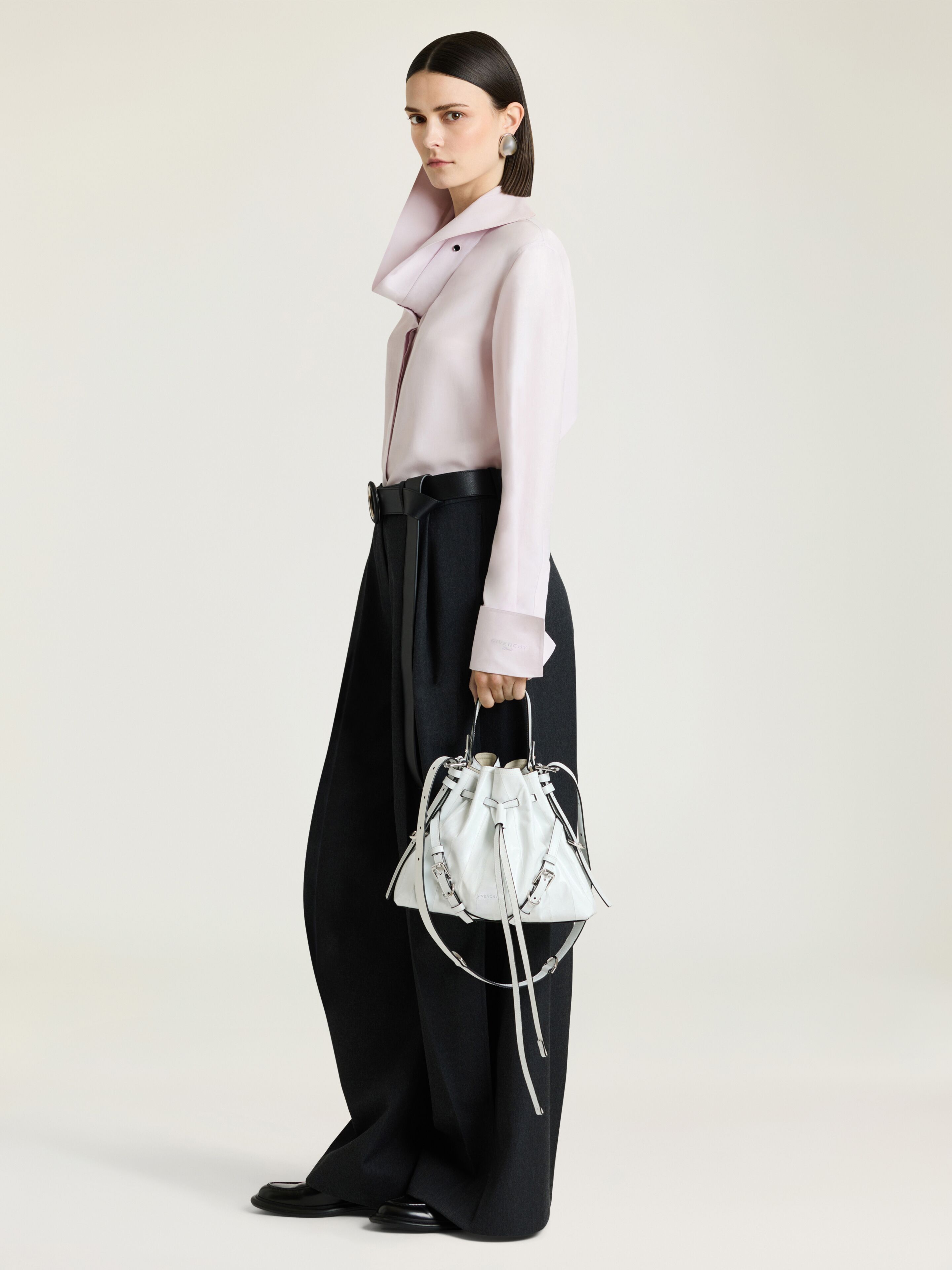 Small Voyou Bucket bag in myxine leather in - ivory - BB518PB2KN