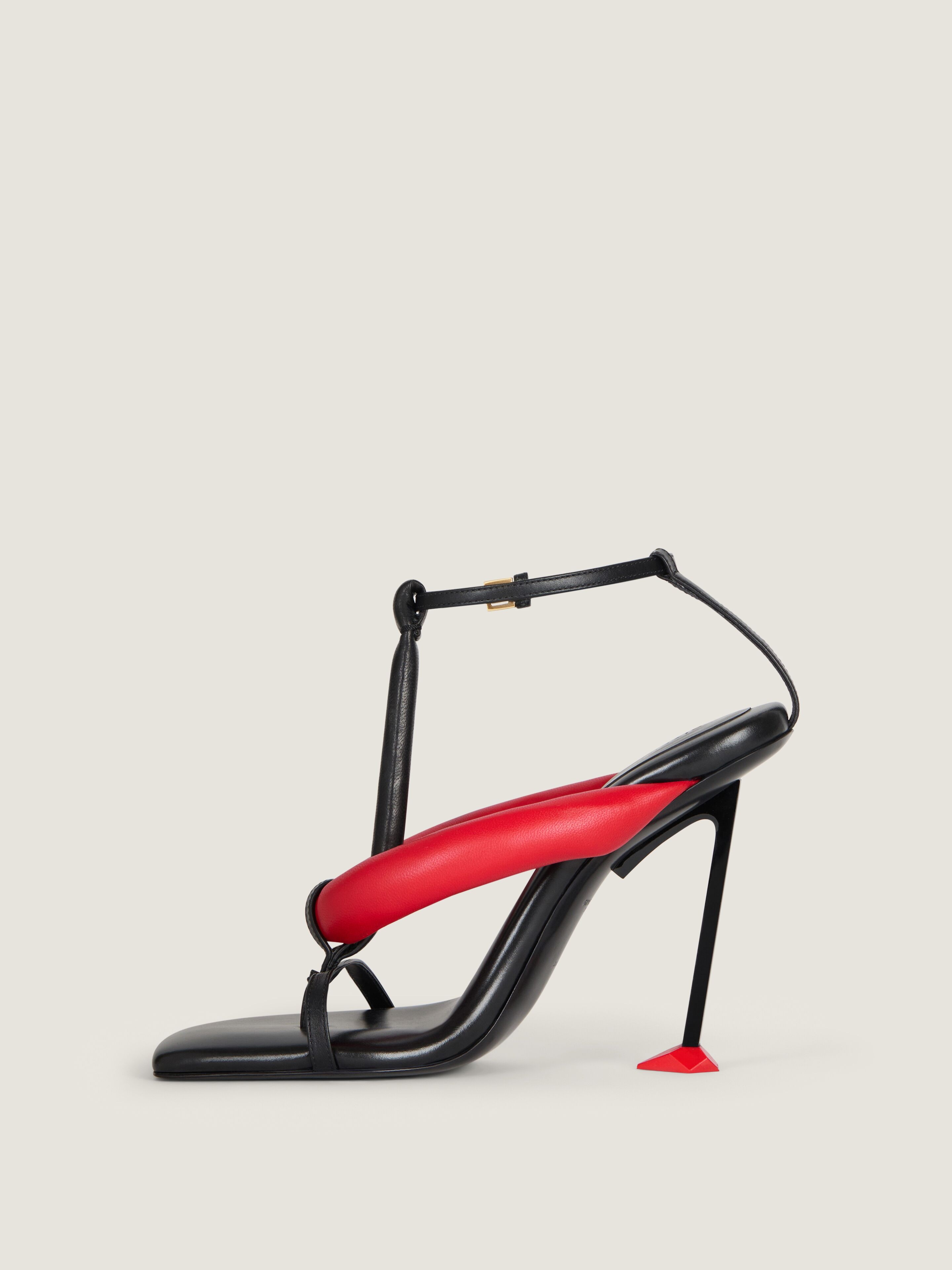 Boudoir bicolor heeled thongs in nappa leather in - black/red