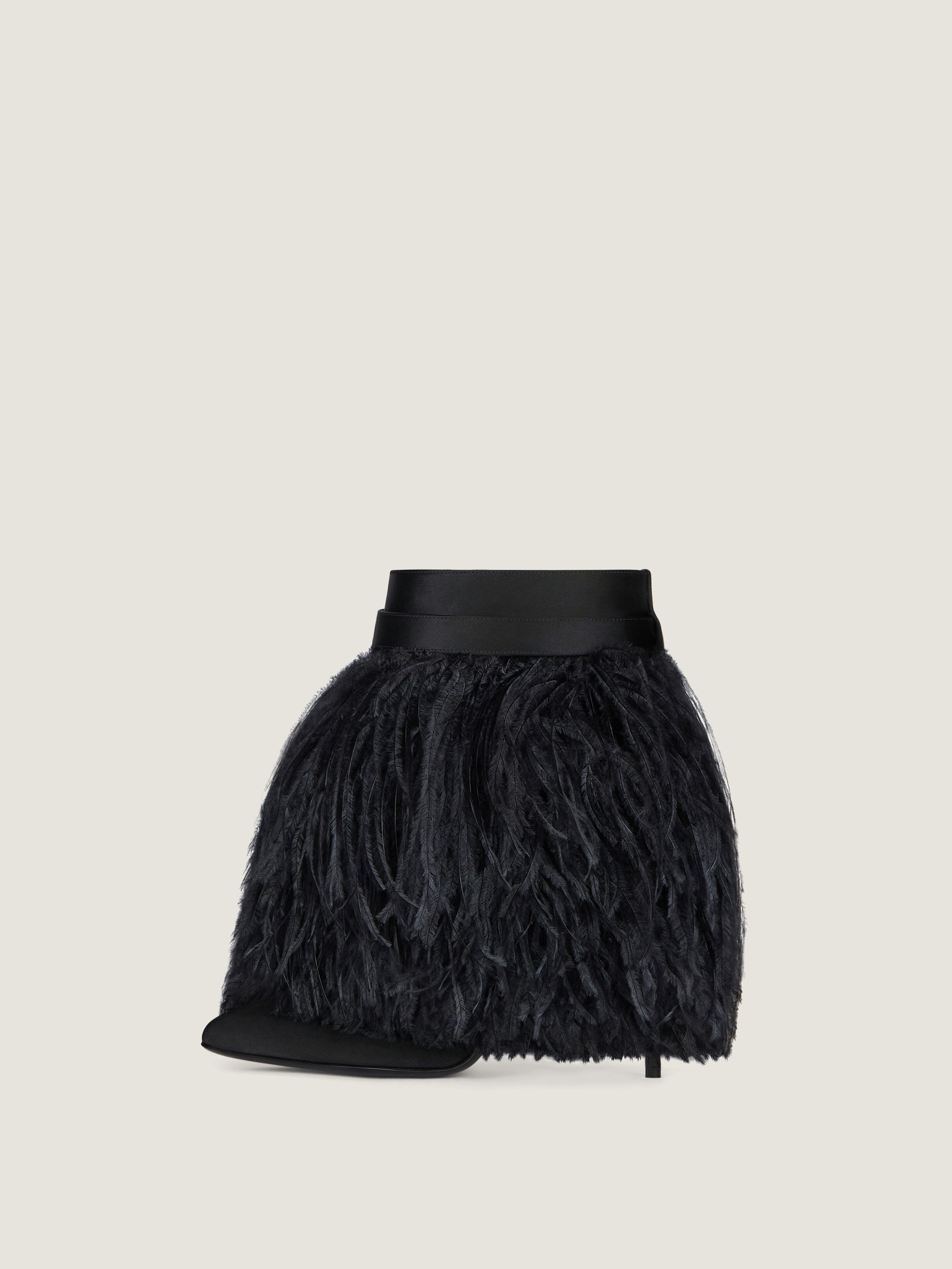 GIVENCHY ウォイユ ショルタハック BB50YDB249 934 Shark Lock bucket bag in crocodile effect leather in - light