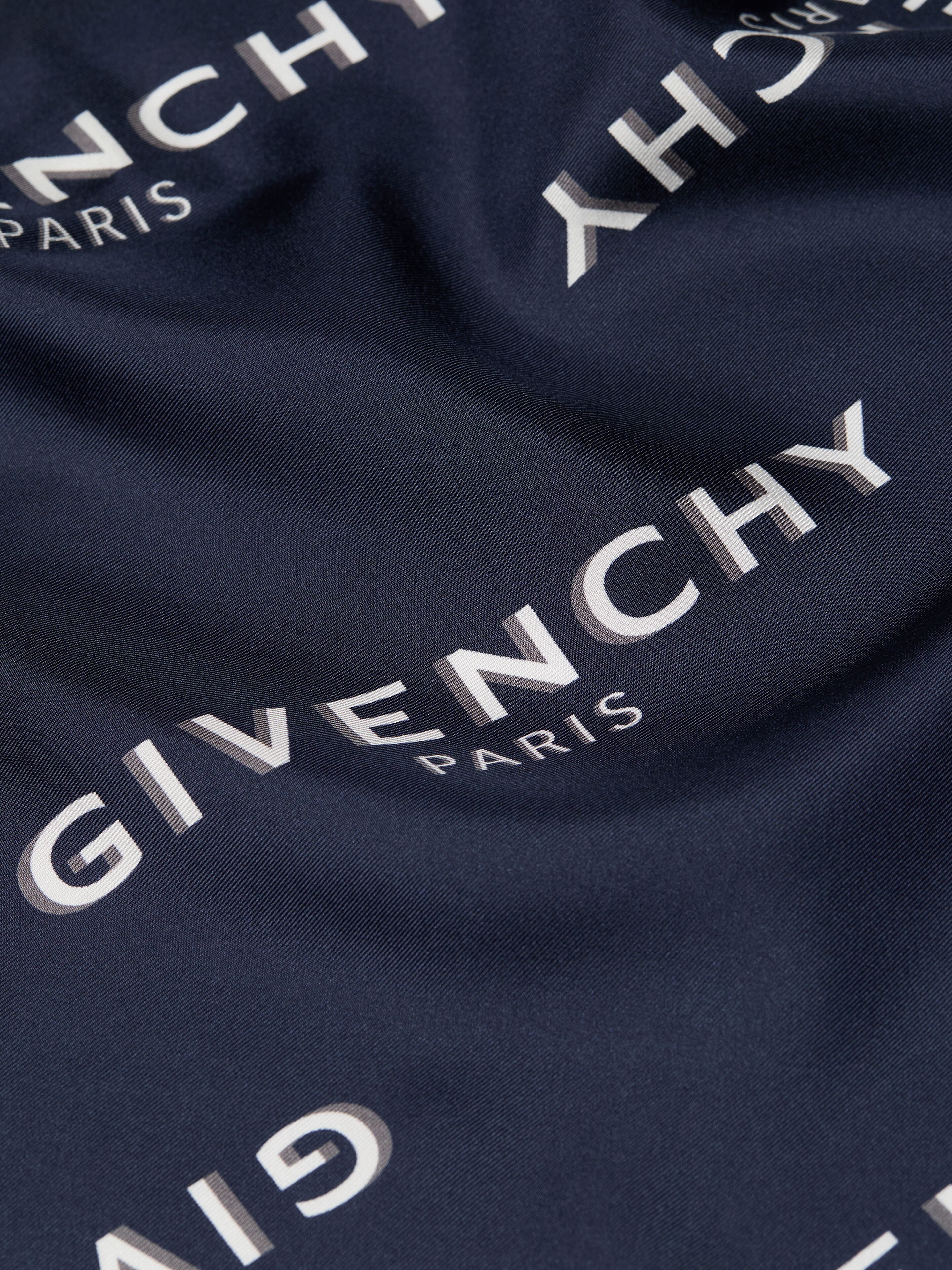 Givenchy Shadow small square in silk in - navy - BP00FZG002-410