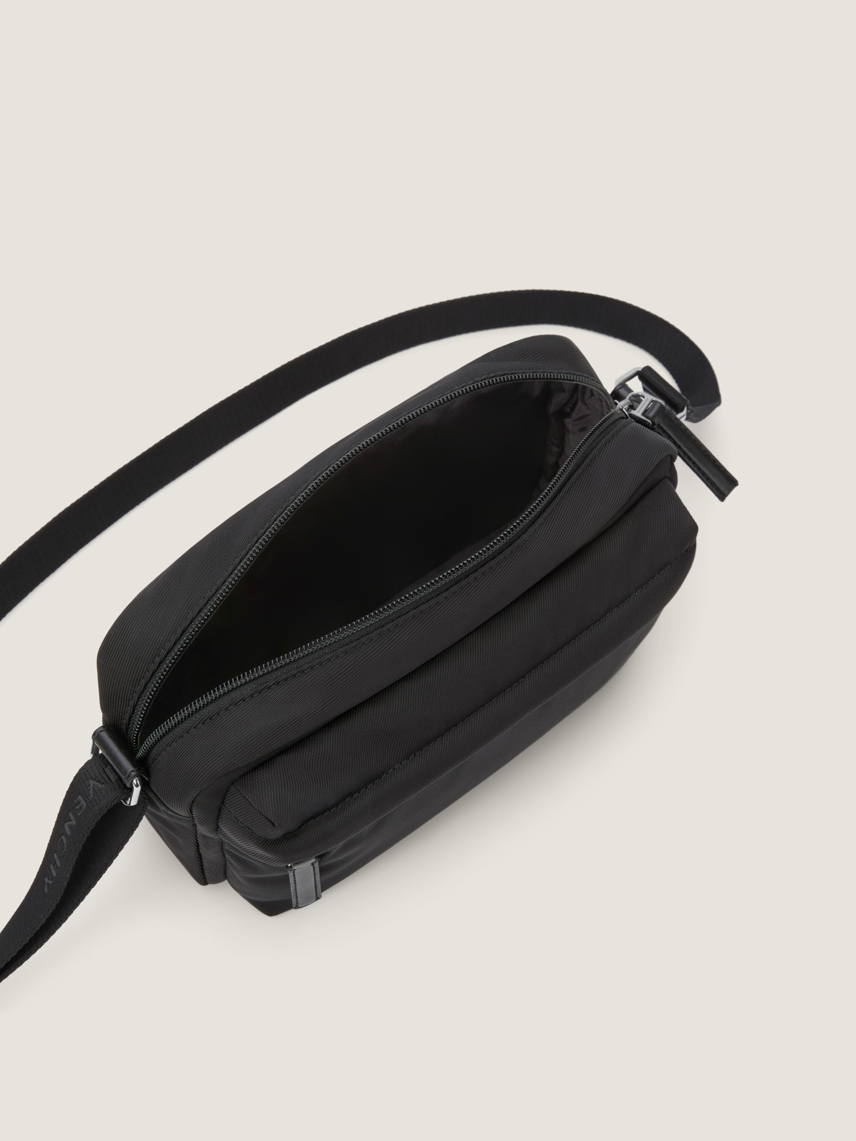 エッセンシャルU クロスボディバッグ ナイロン - ブラック - ハイ