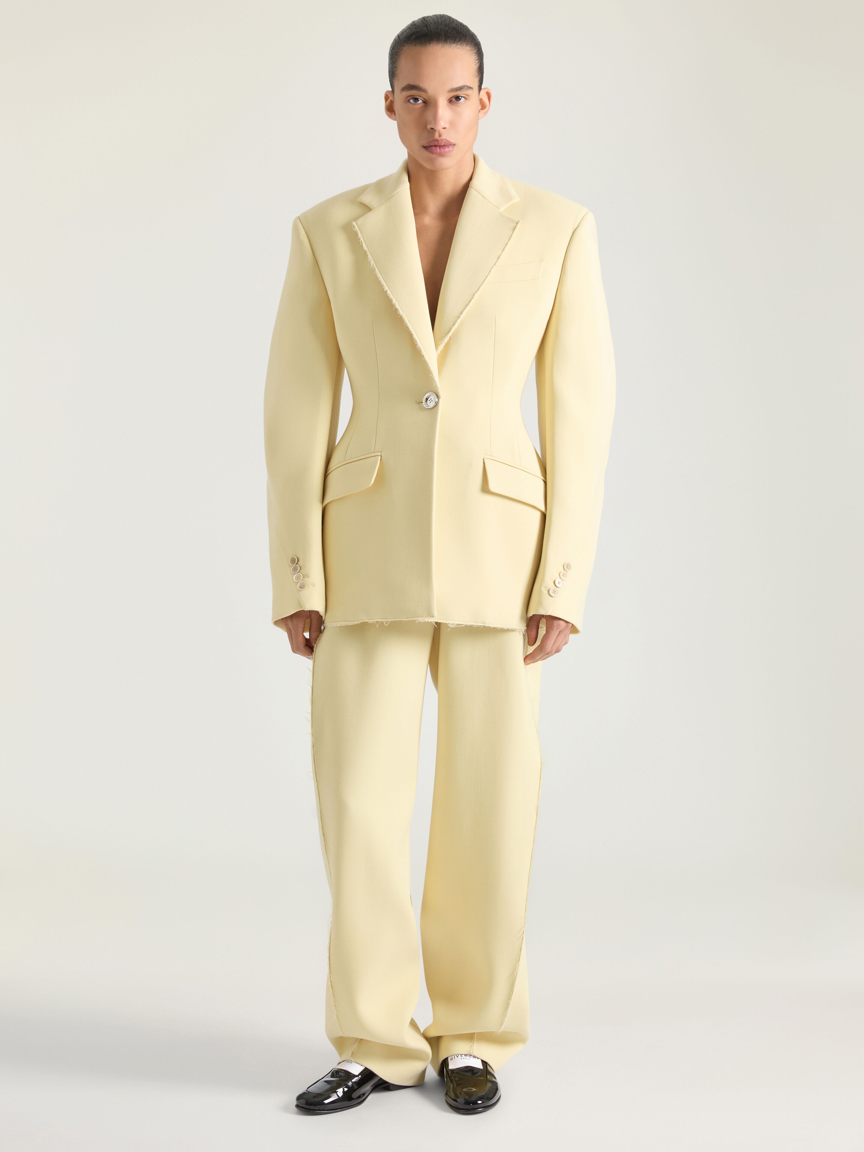 Single-breasted Cocoon jacket in wool in - butter - BW30MH167R-155