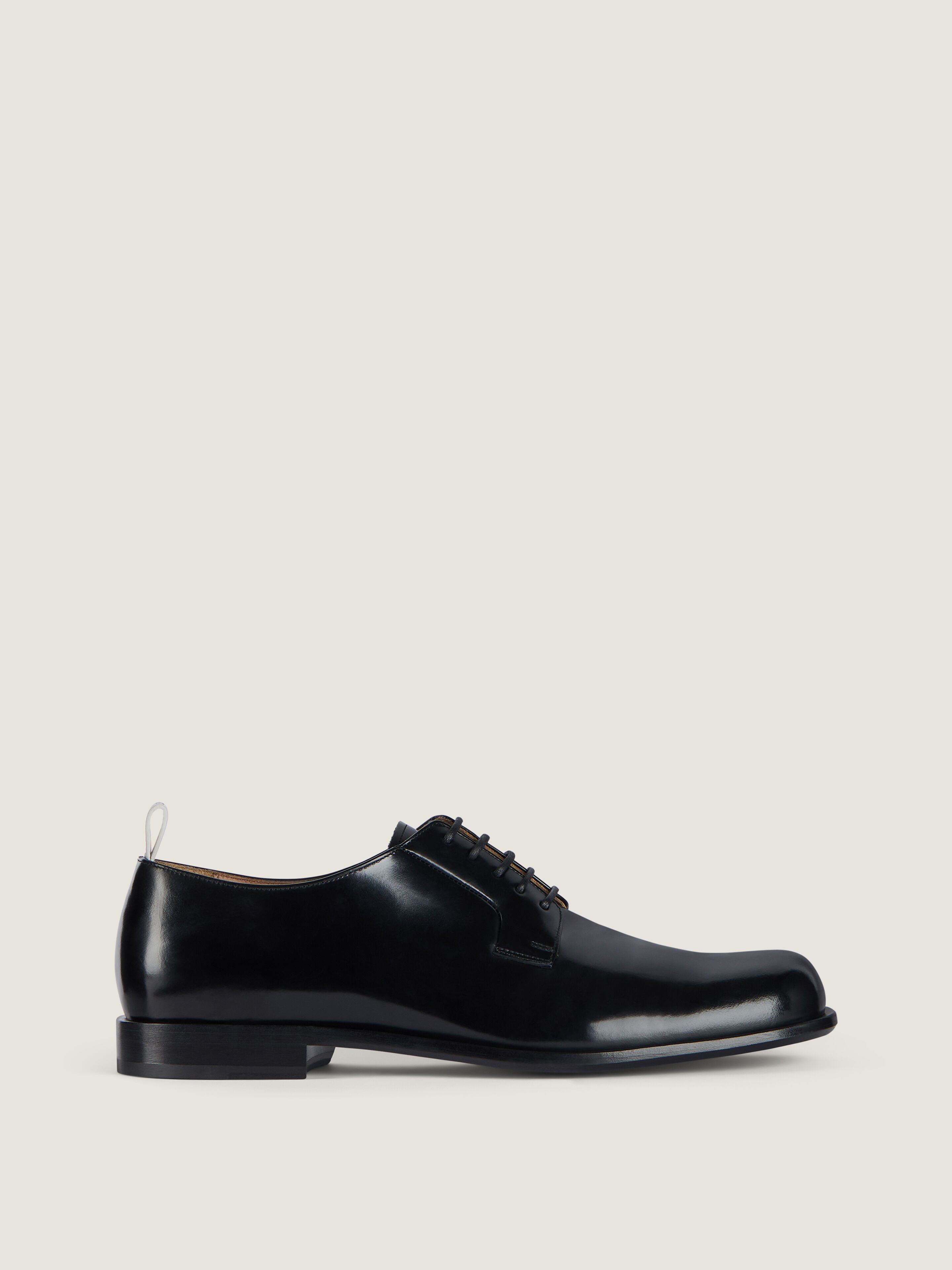 Givenchy Derbies Chelsea Tux En Cuir Brossé In Black