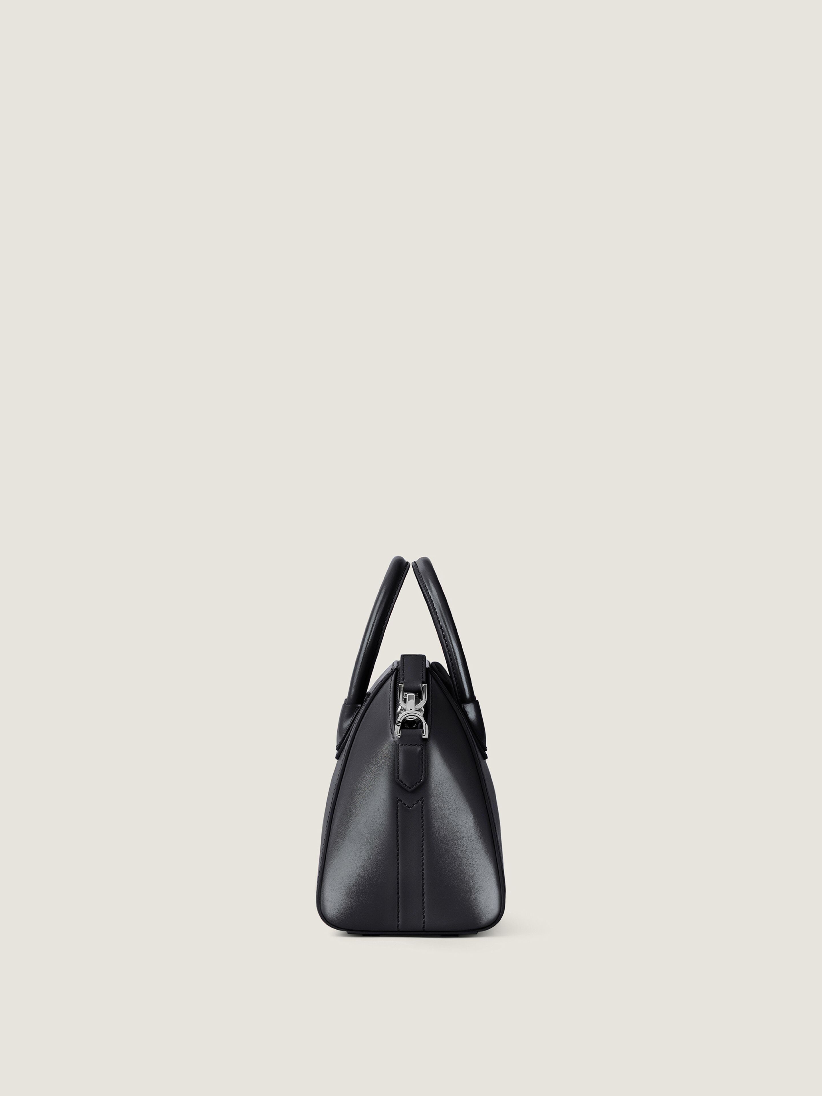 Mini Antigona bag in Box leather in - black - BB5148B1R0-001