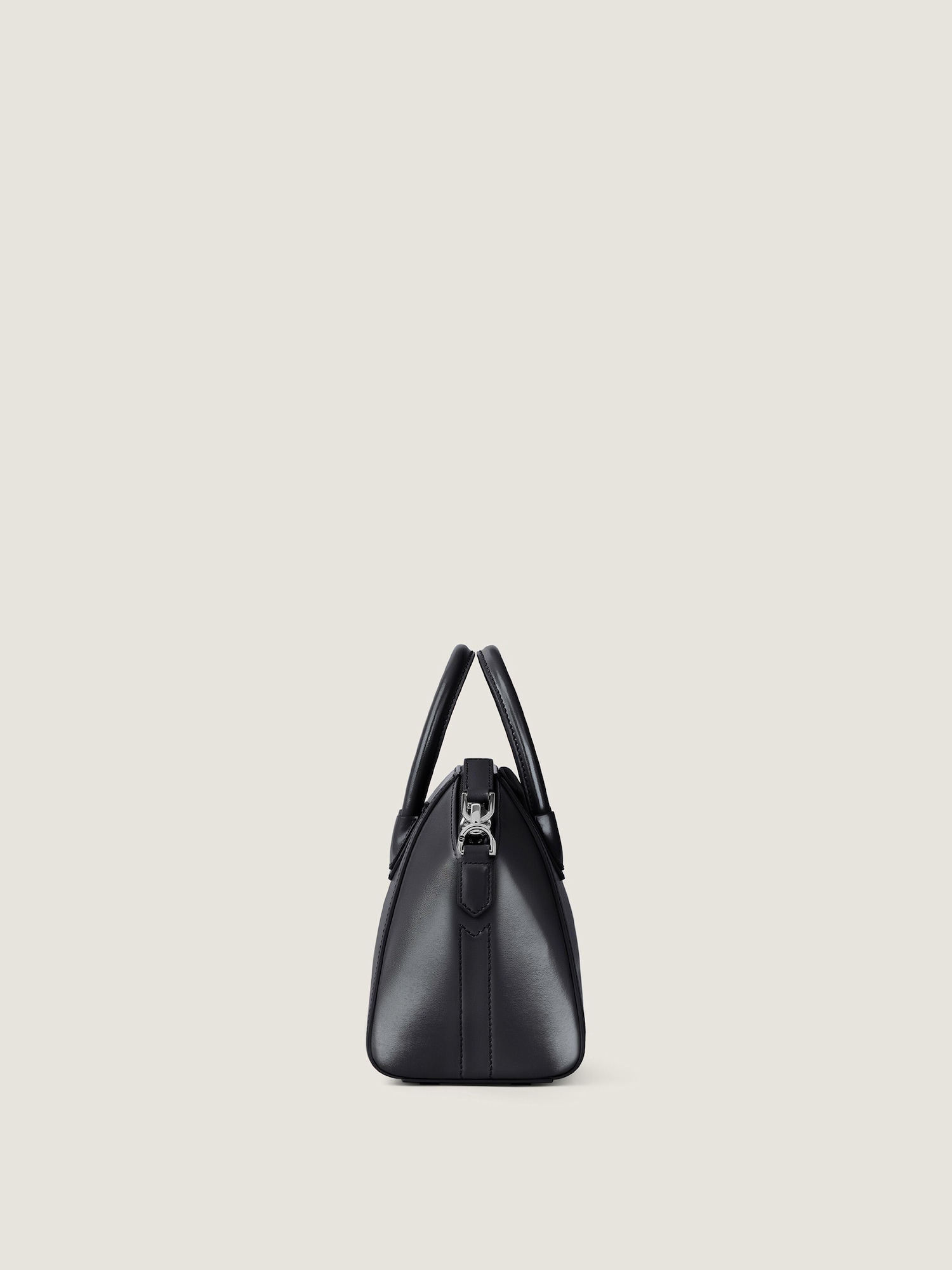 Mini Antigona bag in Box leather in - black - BB5148B1R0-001 