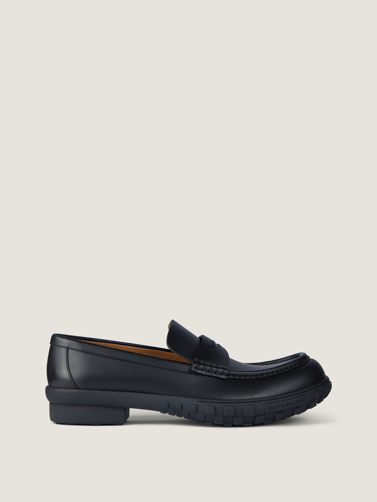 Givenchy Echo loafers in leather in - black - BH203LH1X8-001 