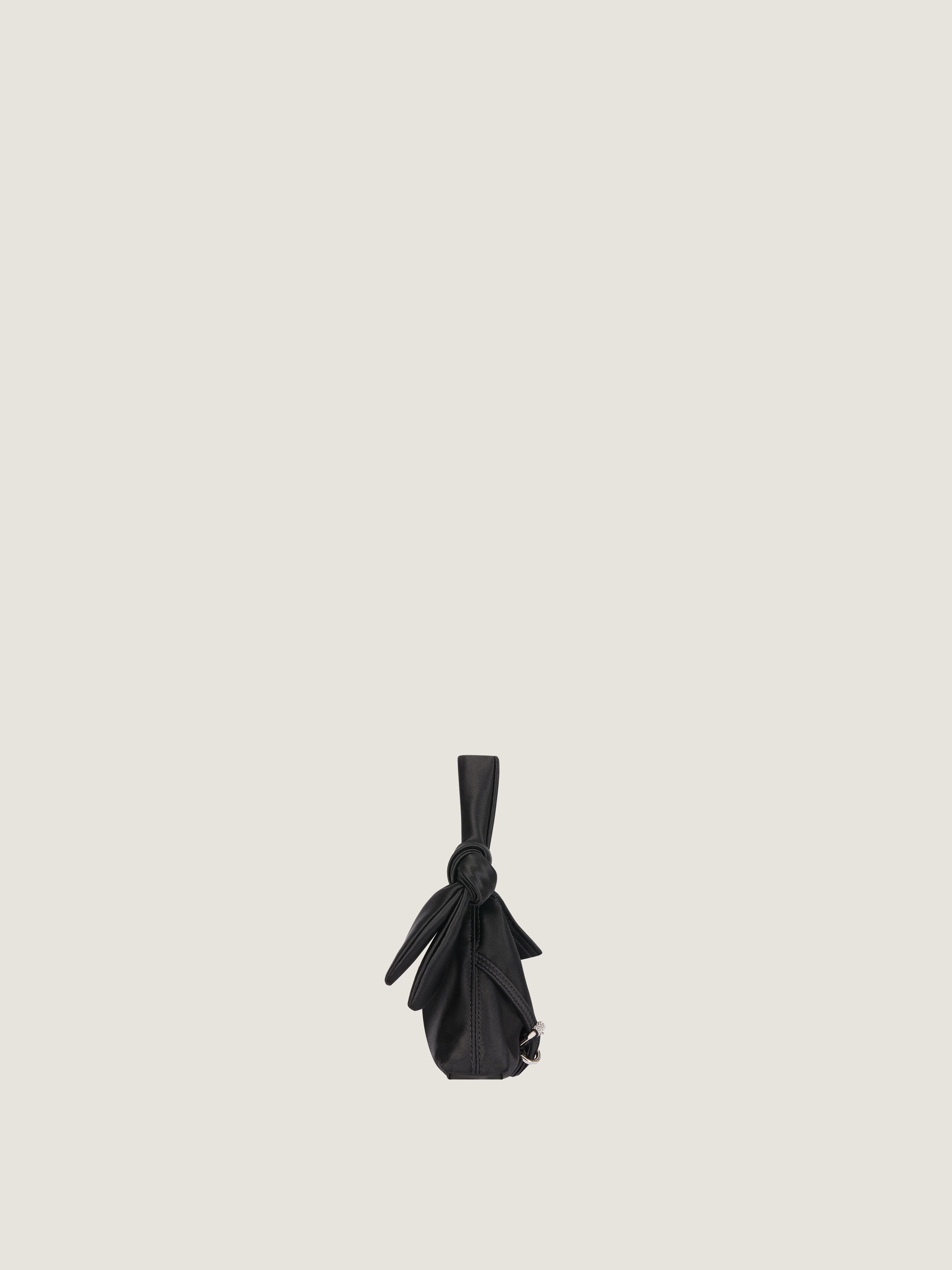 24AW new/GIVENCHY パンプキンミニバケットバッグ Bag Black 27796382_57541013_600.jpg