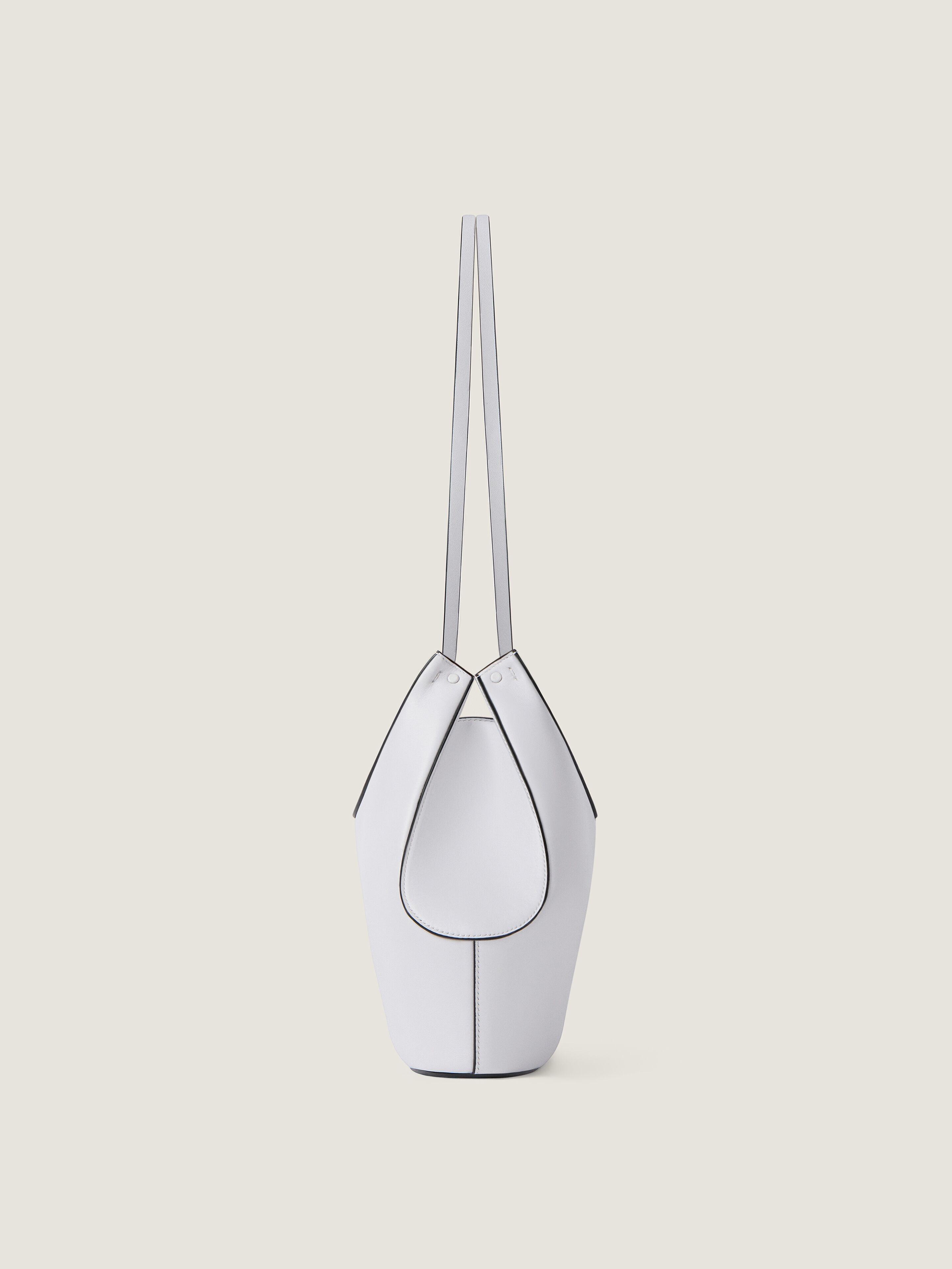 Small Facet tote bag in grained leather in - cloud grey