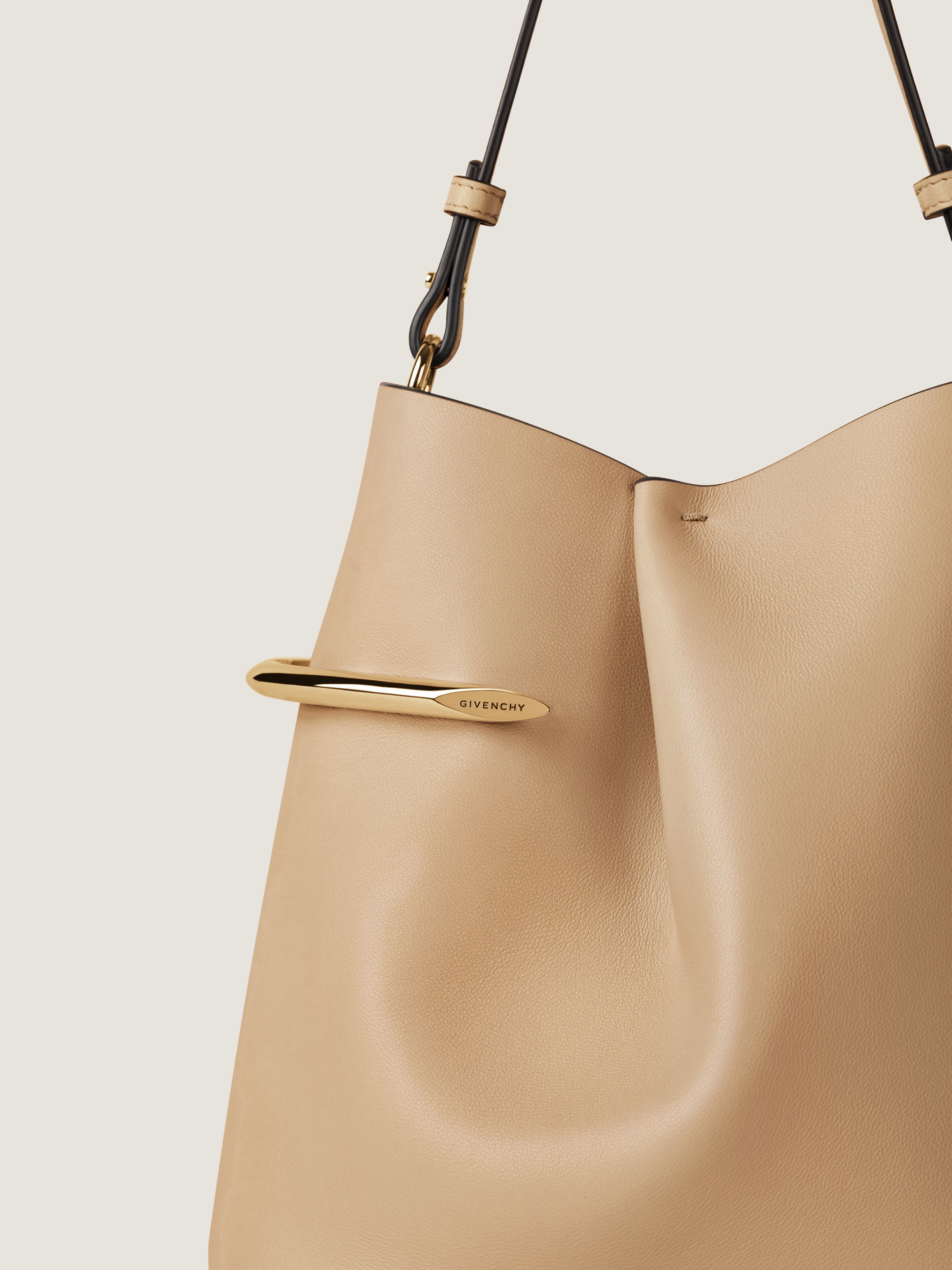 Pinch Me pouch in nappa leather in - sand - BB516JB2E5-285 | Givenchy