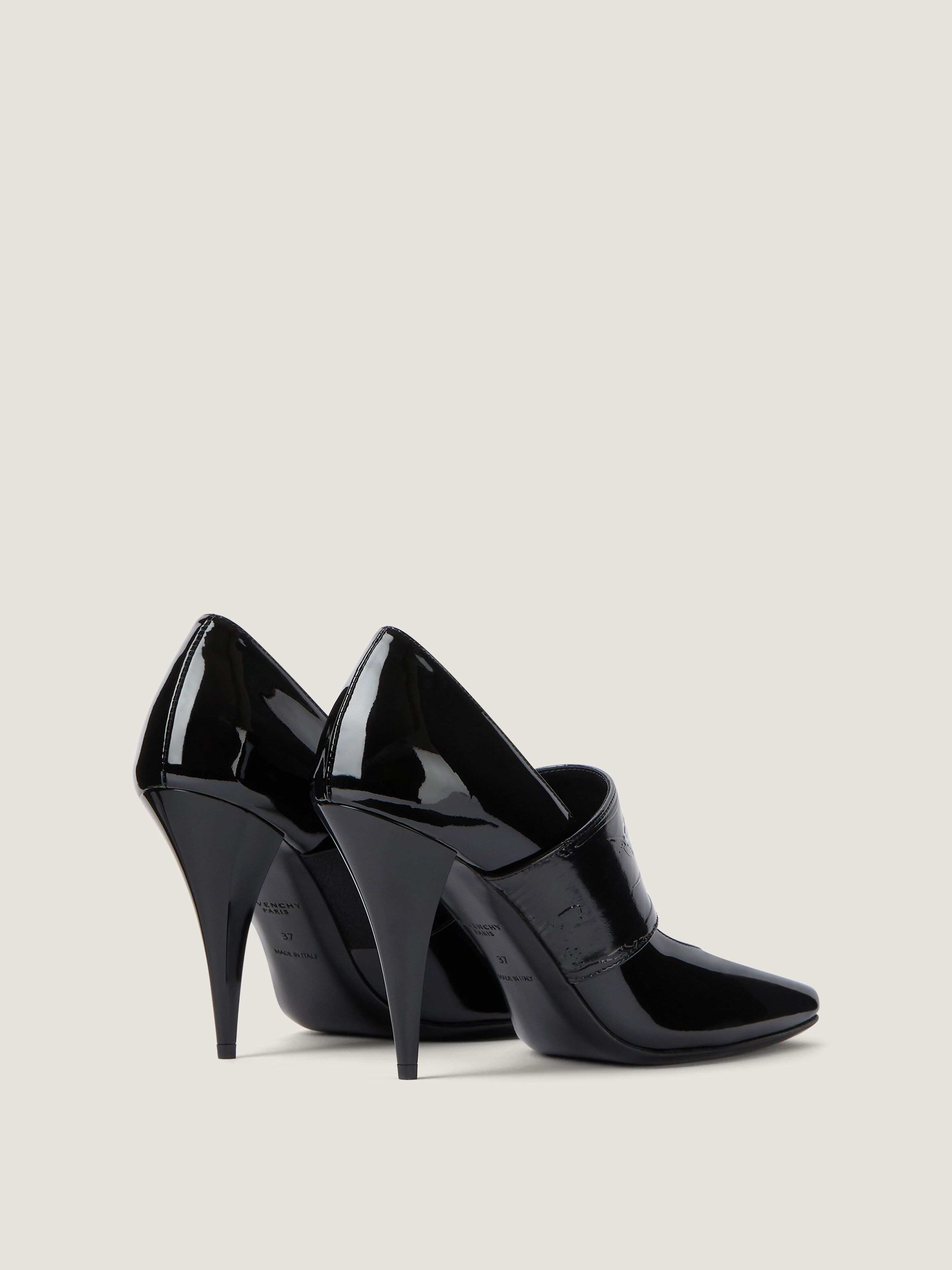 Sliced Square Givenchy Tape pumps in patent leather in - black