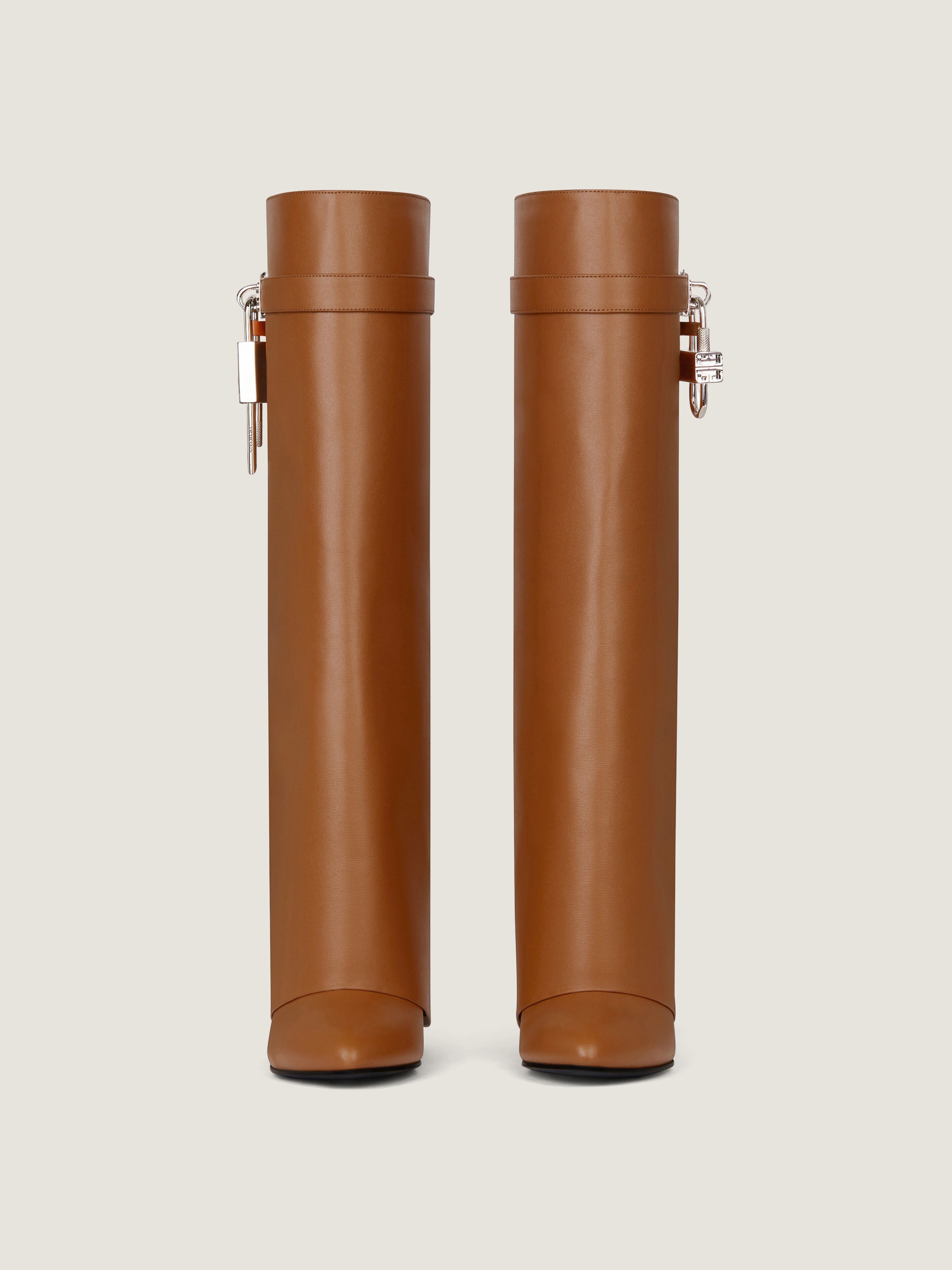 Shark Lock boots in leather | Givenchy CA | Givenchy