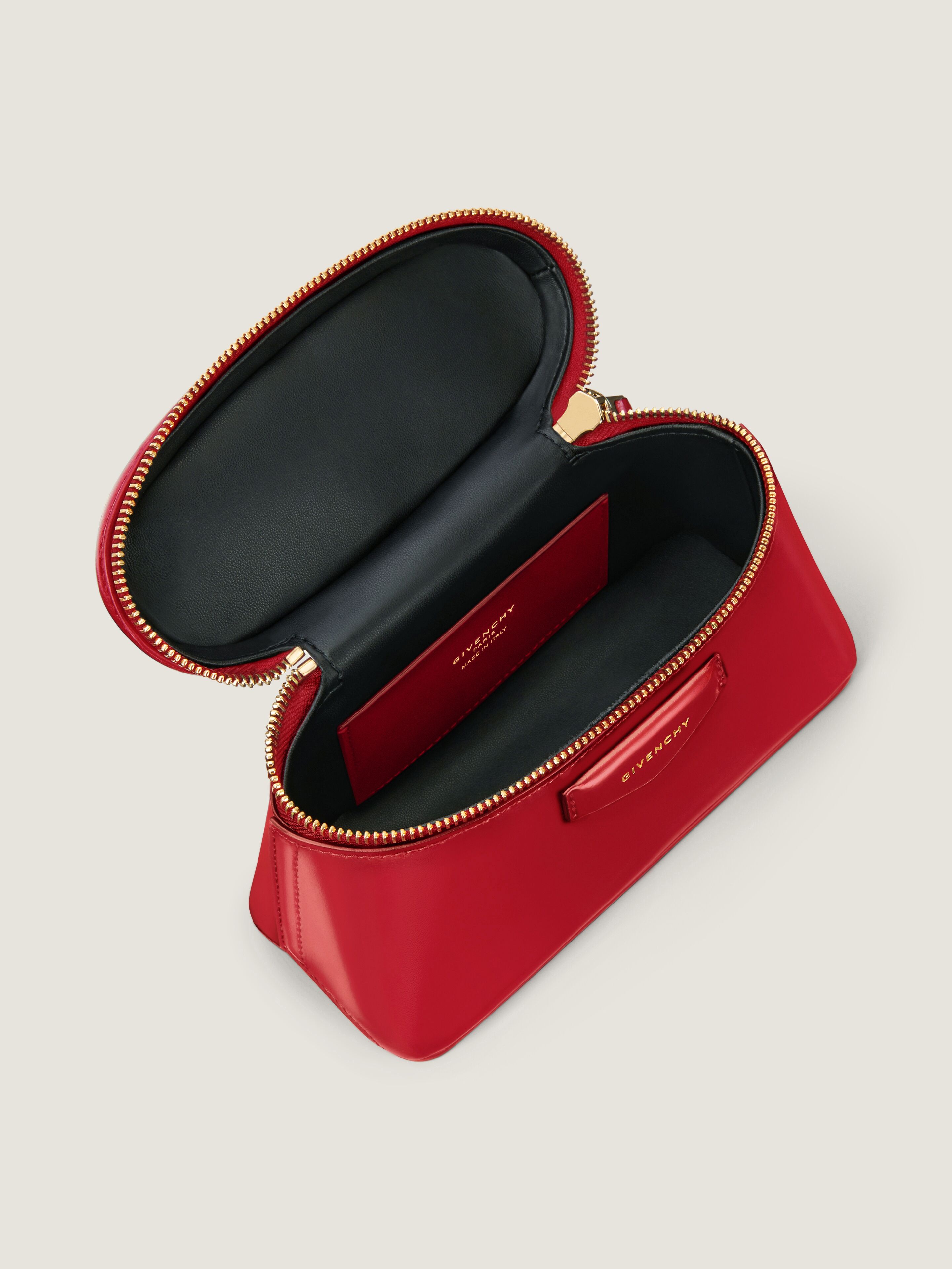 Antigona vanity bag in Box leather with chain in - vermillon