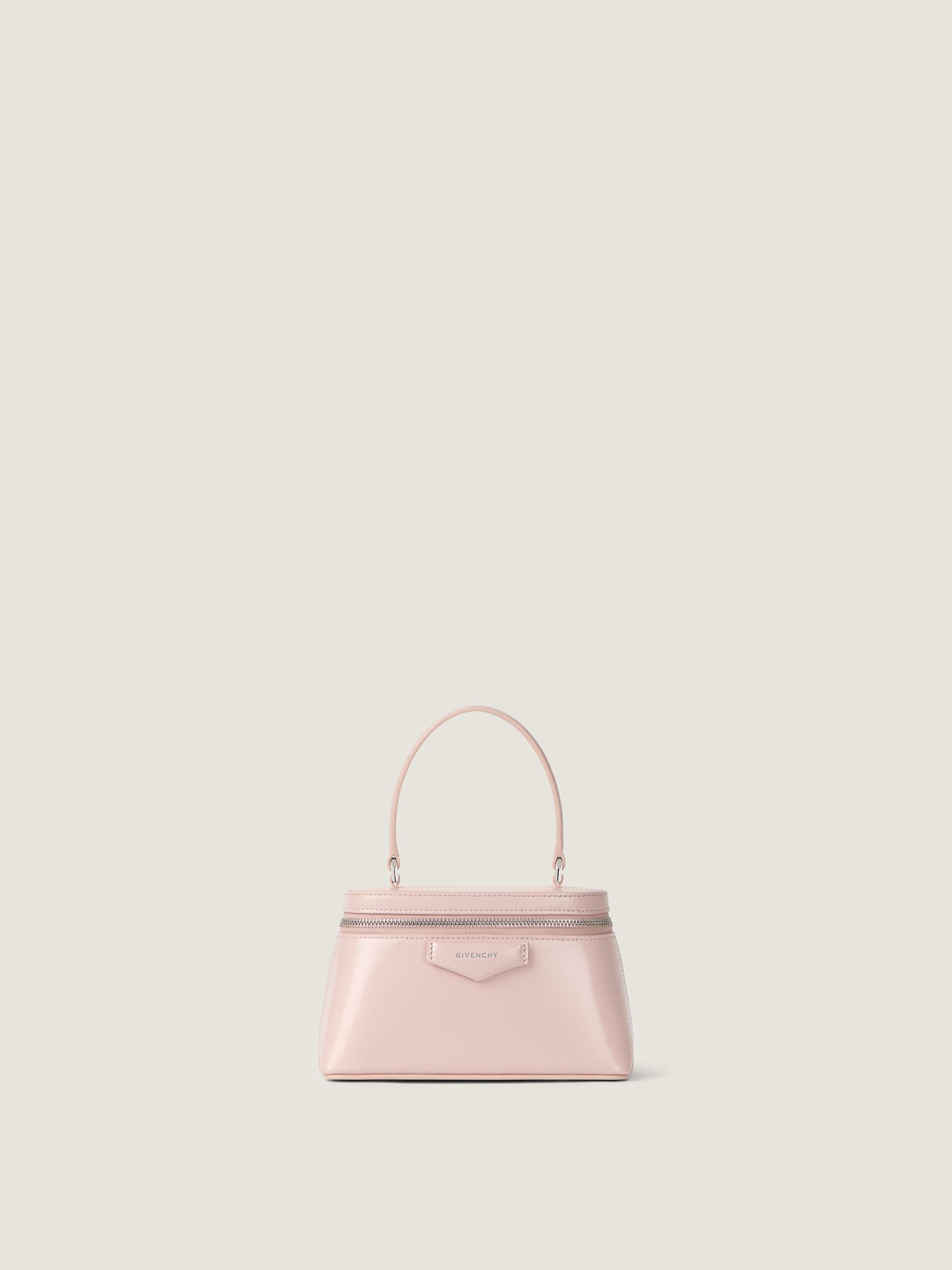 Antigona vanity bag in Box leather with chain