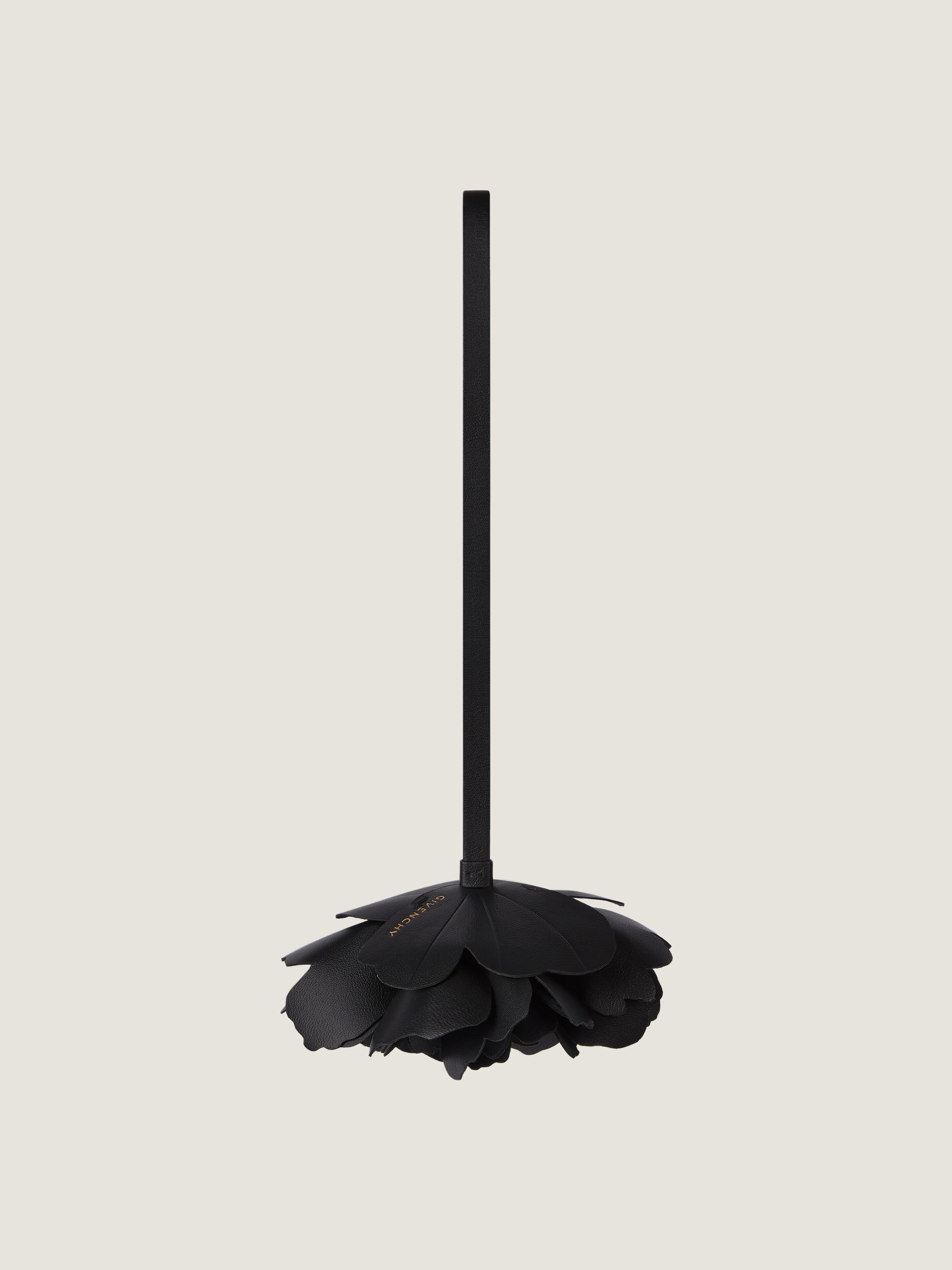 Small rose petals charm in nappa leather in - black - BB60RBB2H1