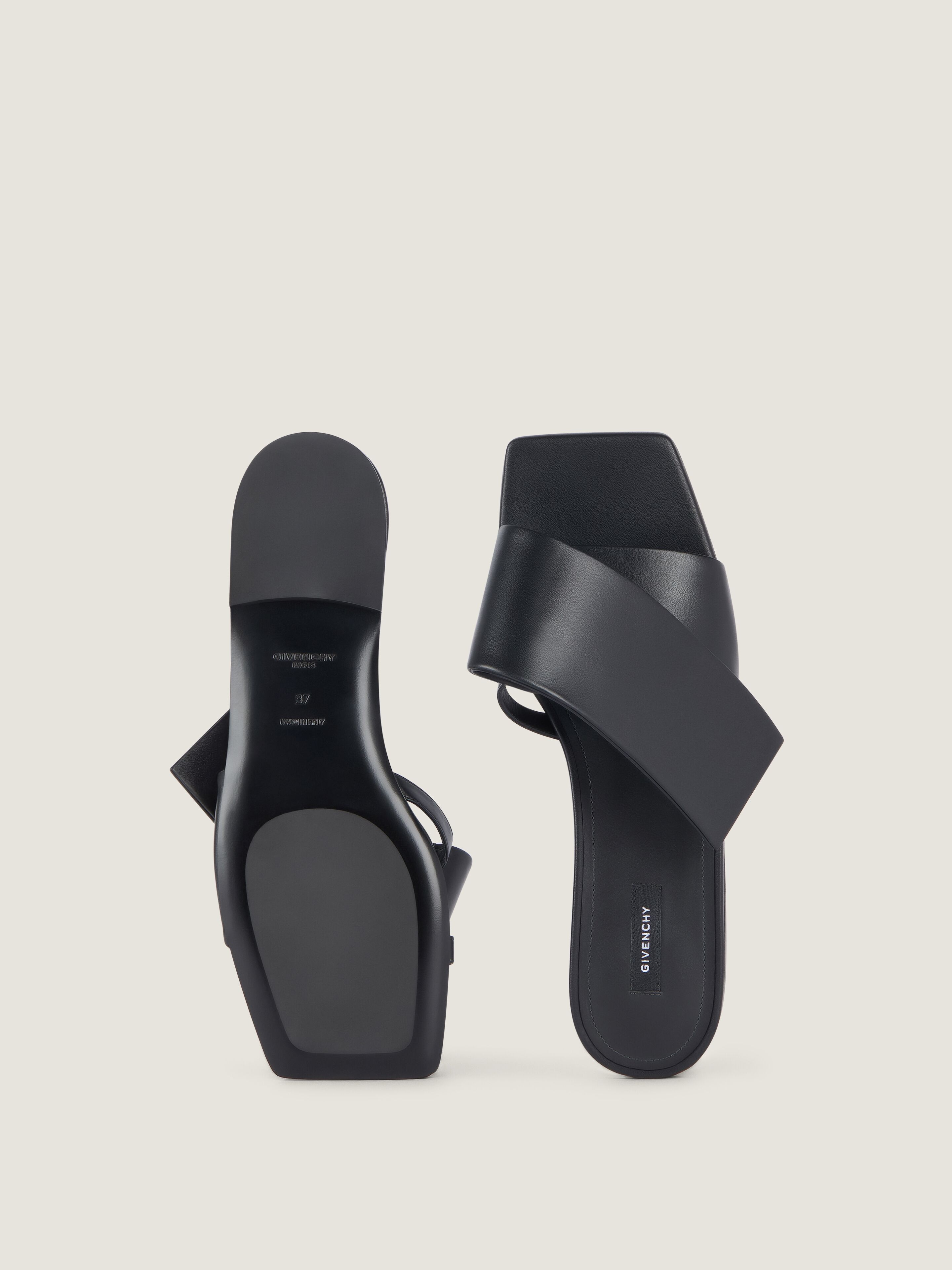 Sliced Square flat sandals in leather in - black - BE30AHE1J7-001