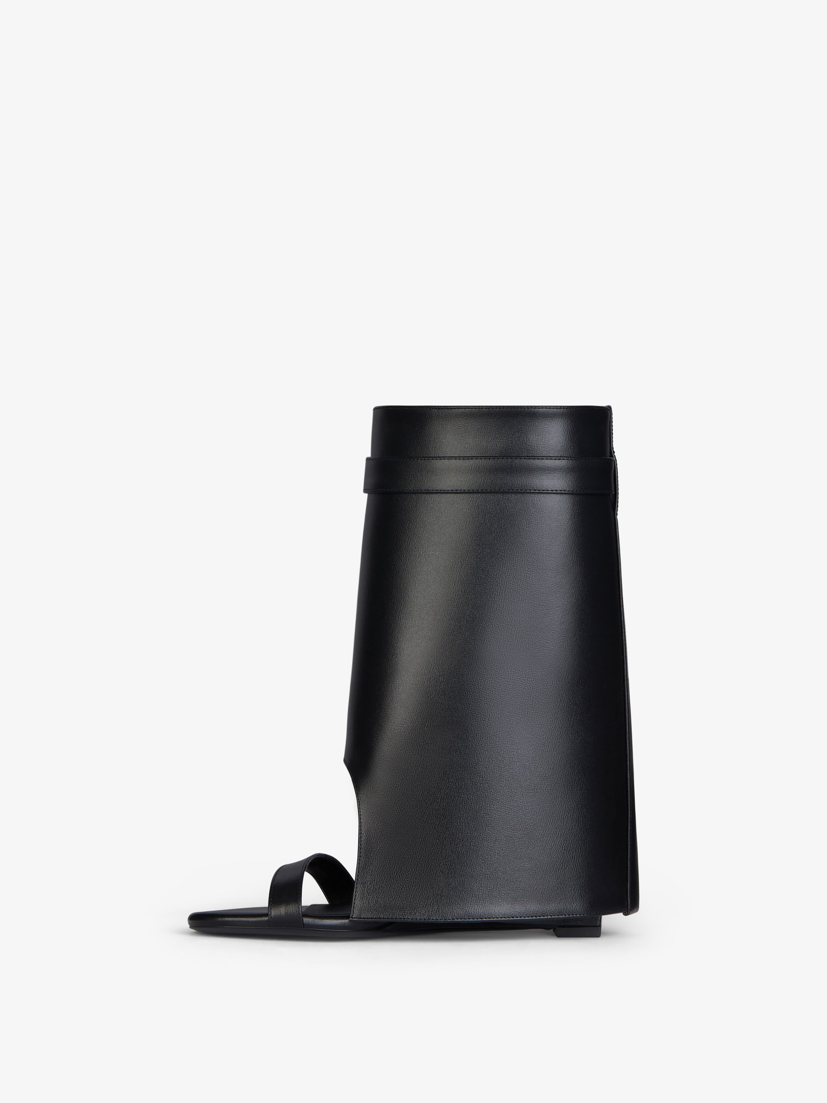 サンダル・ミュール GIVENCHY Black Leather Shark Sandals Givenchy Black Leather Shark Sandals | italist