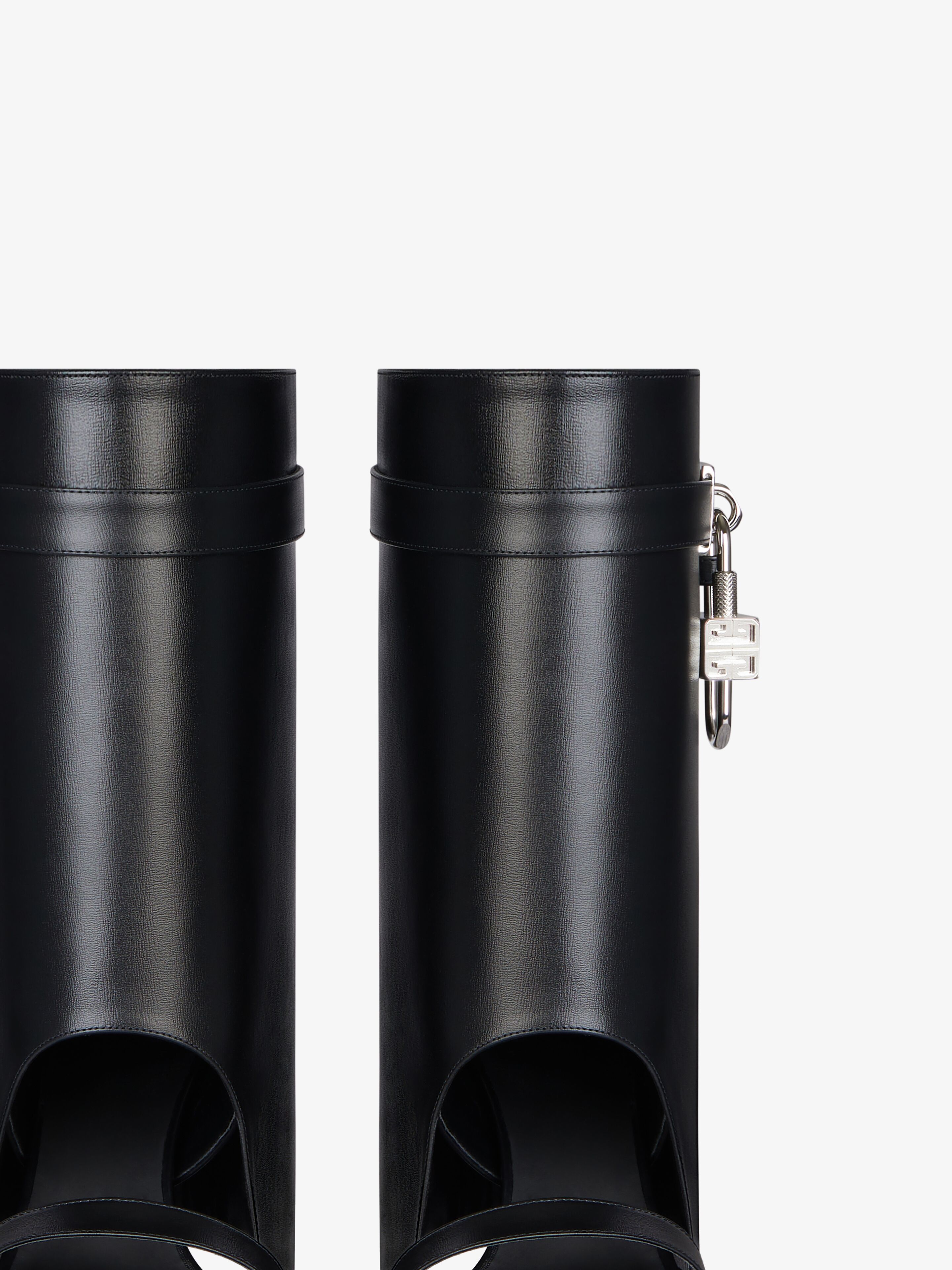 Shark Lock sandals in leather in - black | Givenchy US