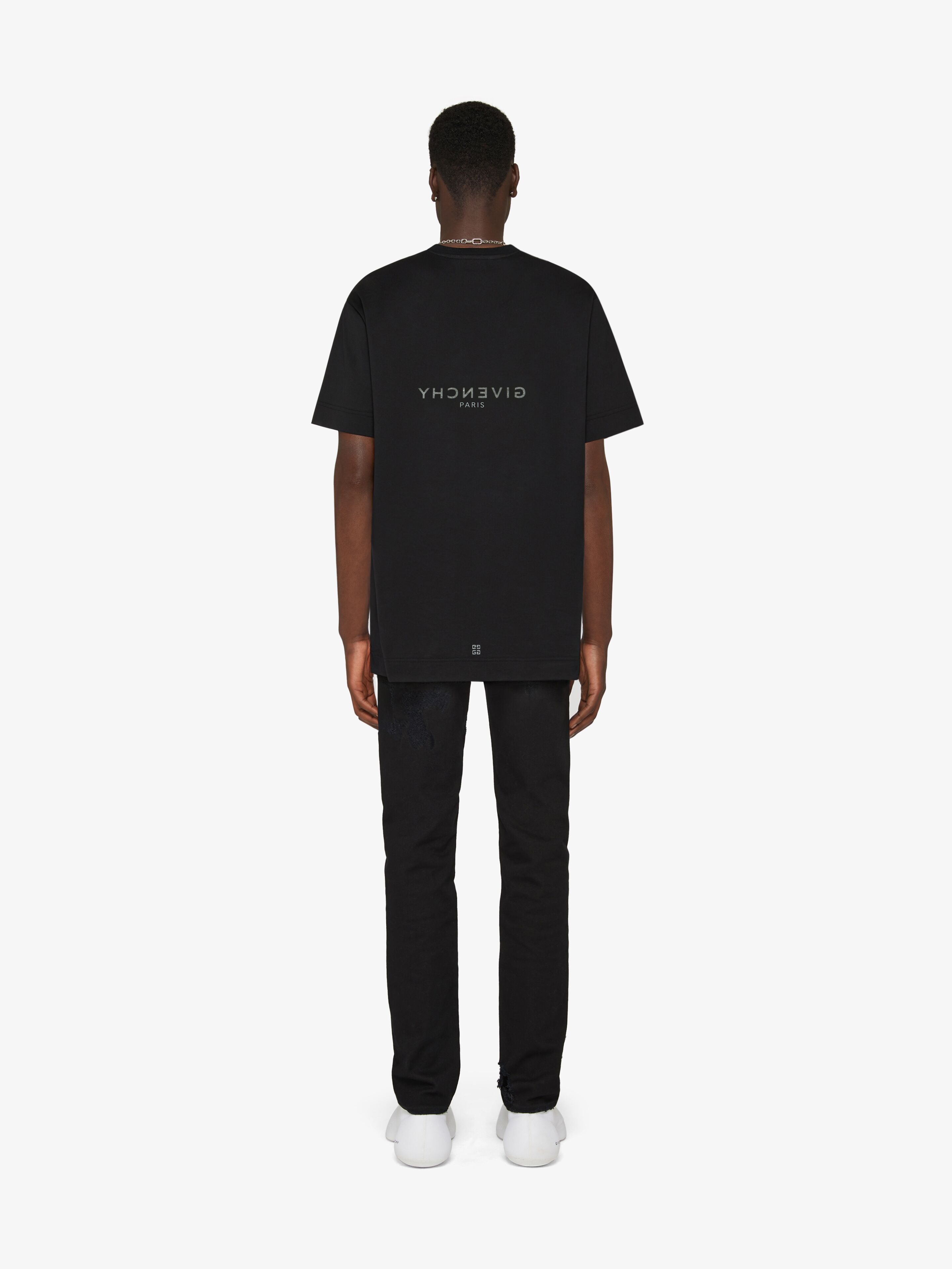 GIVENCHYリバース オーバーサイズTシャツ - ブラック | GIVENCHY JP