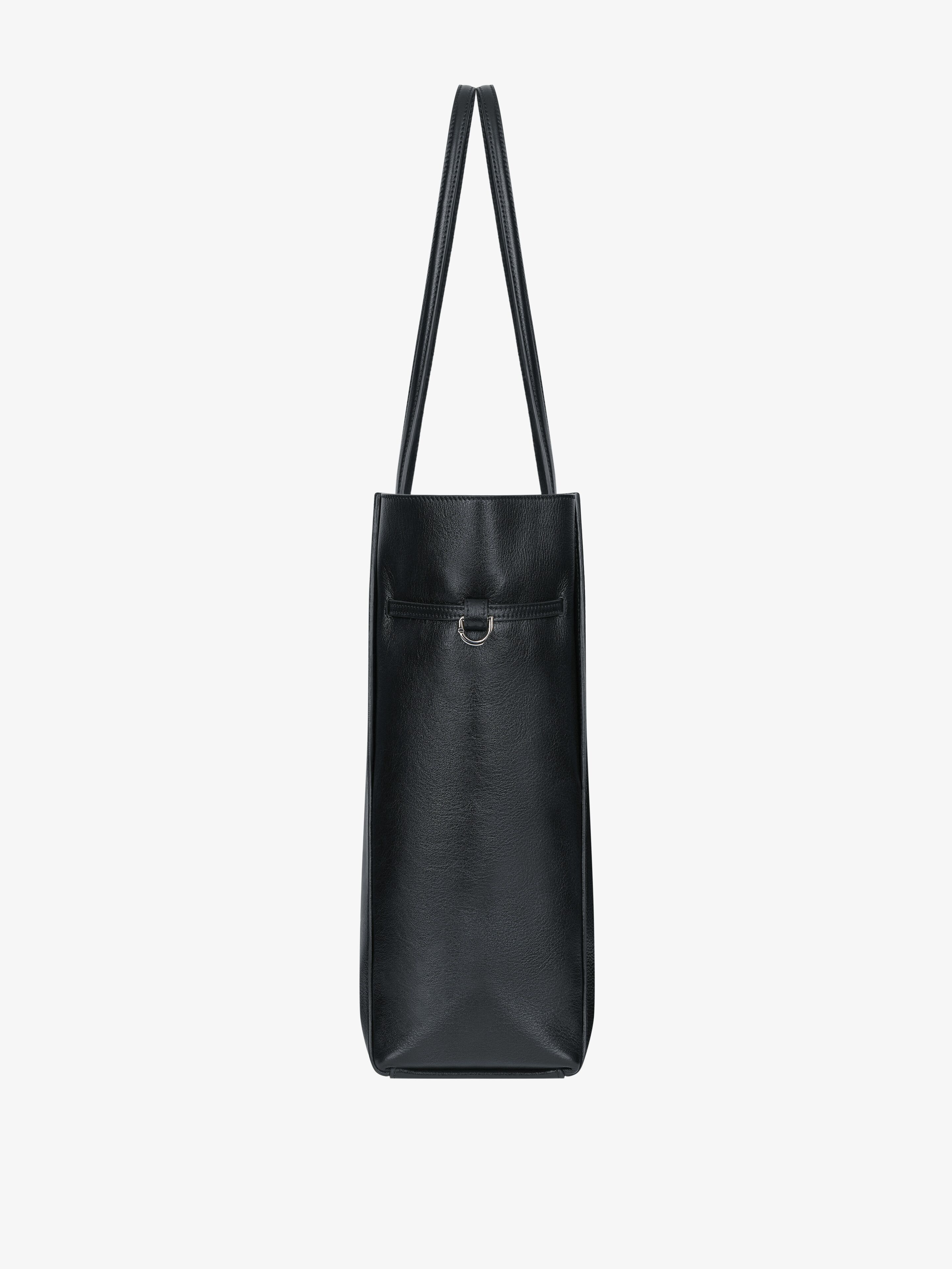 【GIVENCHY】Voyou medium tote トートバッグ ロゴ Givenchy Medium Voyou Tote Bag | Neutrals | FARFETCH