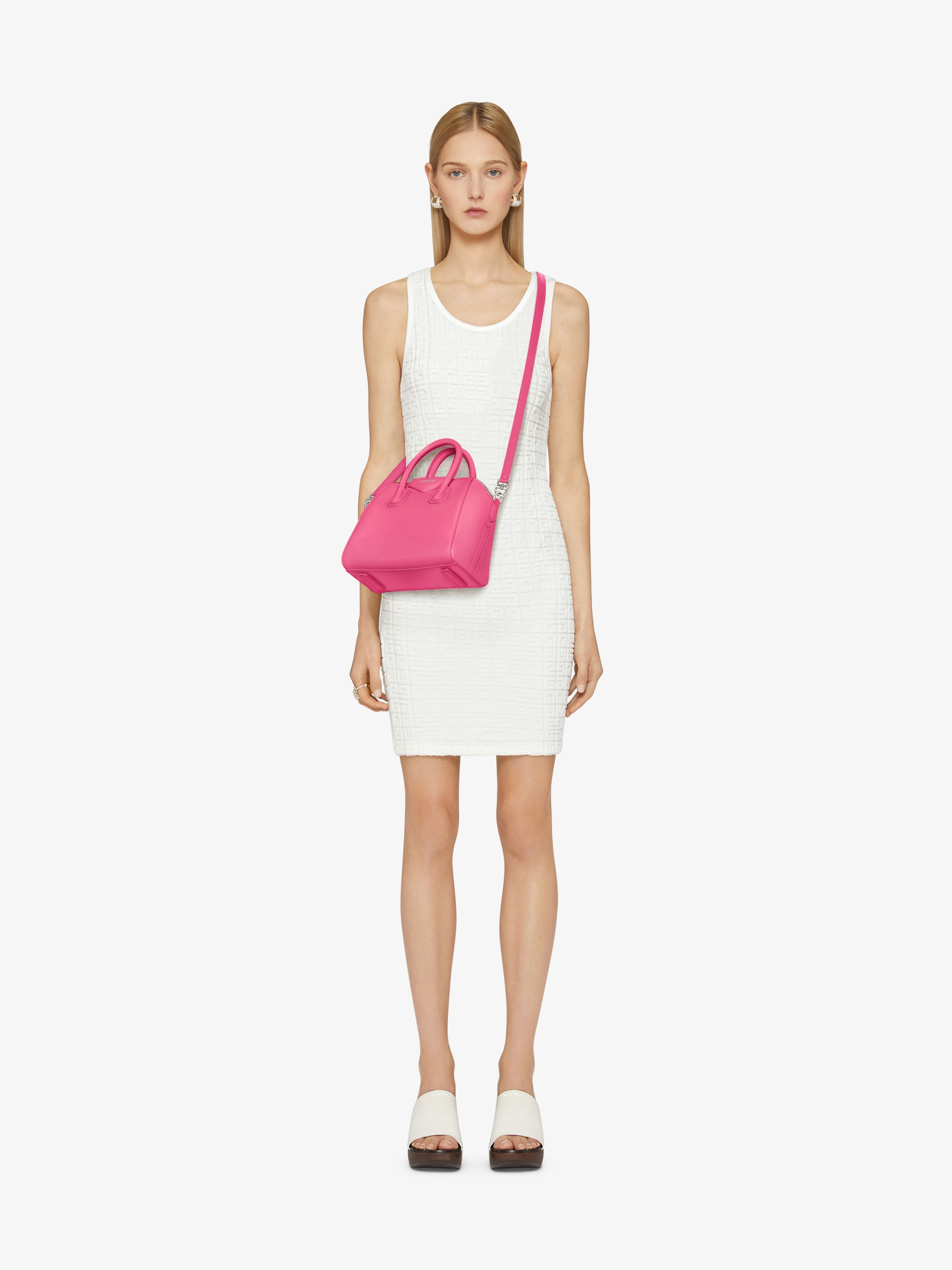 25SS Givenchy MINI ANTIGONA ピンク ロゴ レザー ハンドバッグ Mini Antigona bag in Box leather in - neon pink | Givenchy US