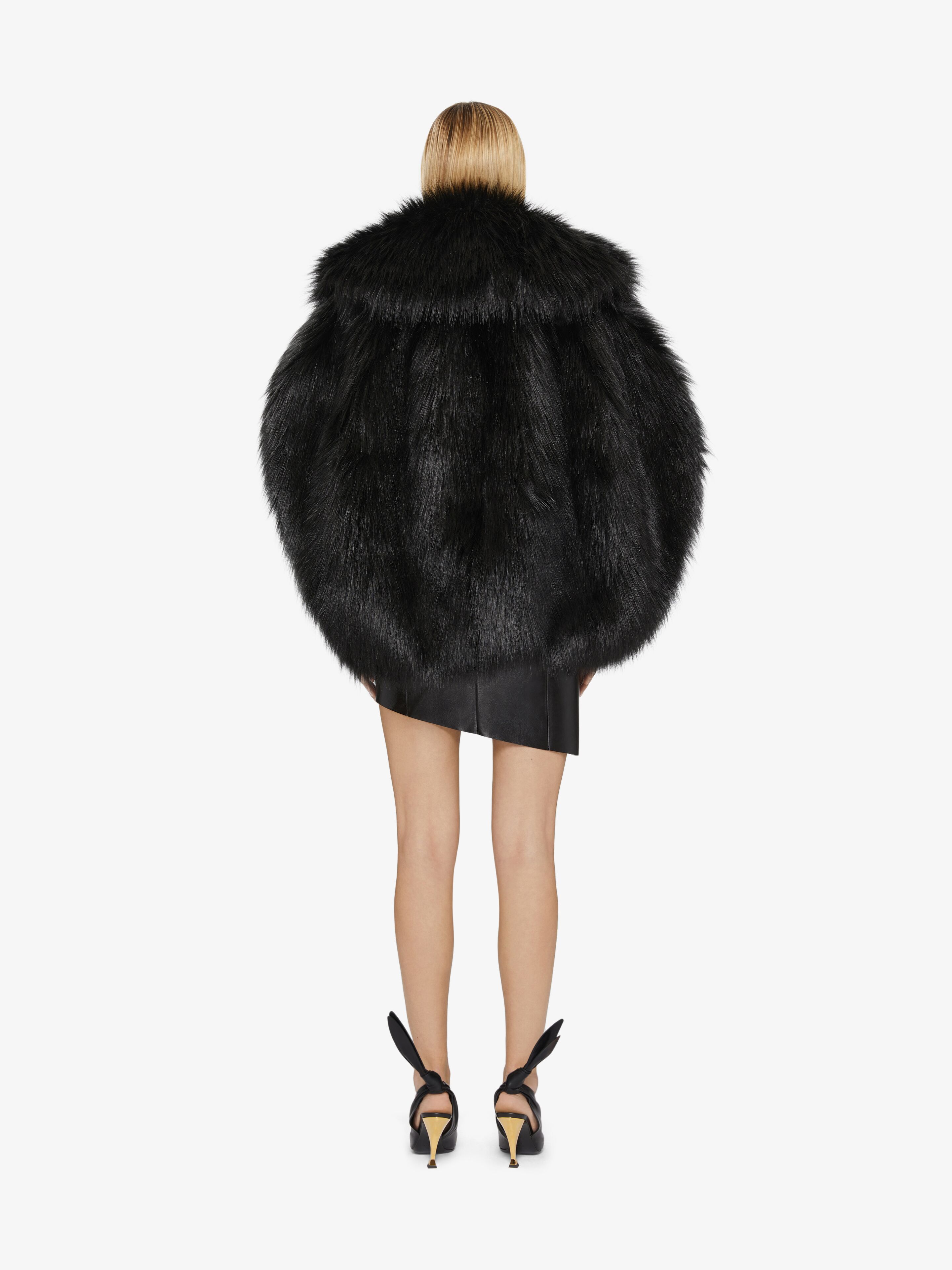 Oversized cape in faux fur Givenchy CA Givenchy