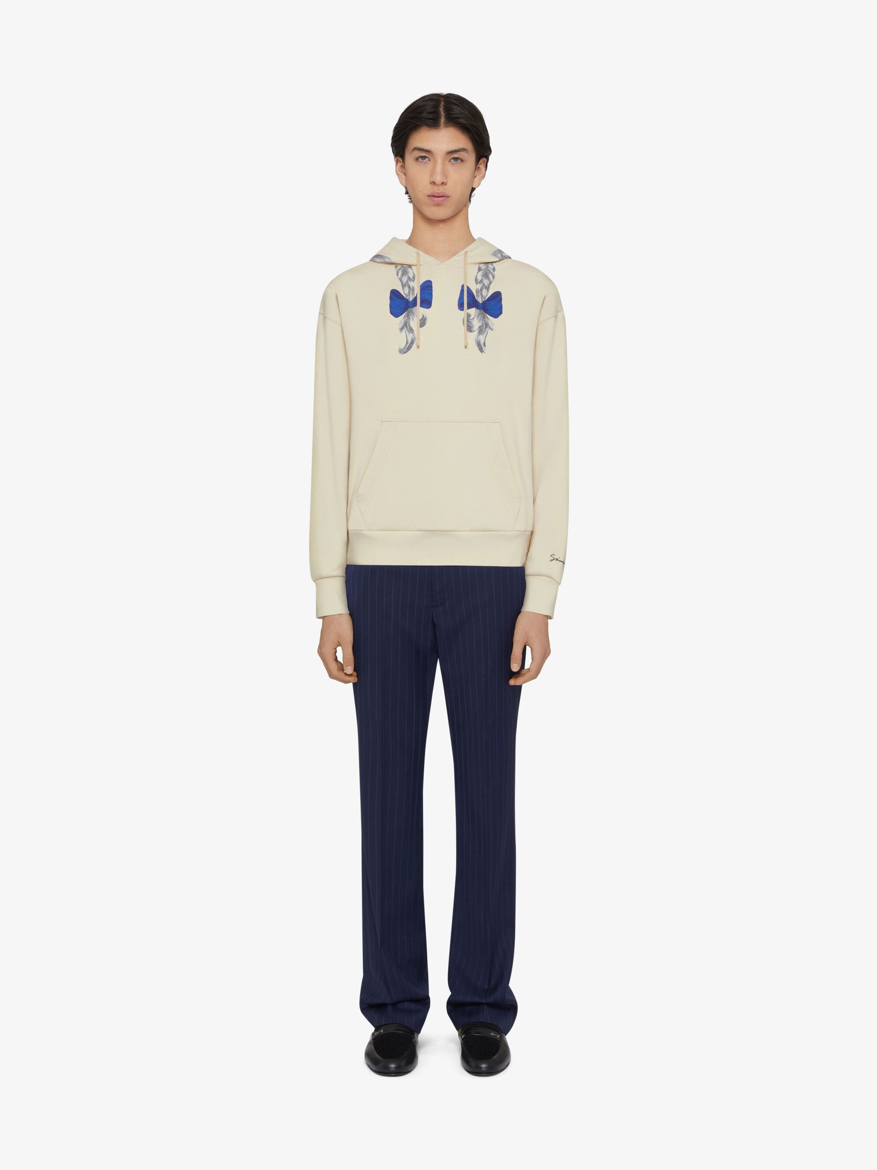 【Givenchy】SWEATSHIRT◆BMJ0LA3YPQ Givenchy Black hooded sweatshirt with logo $865.20 USD