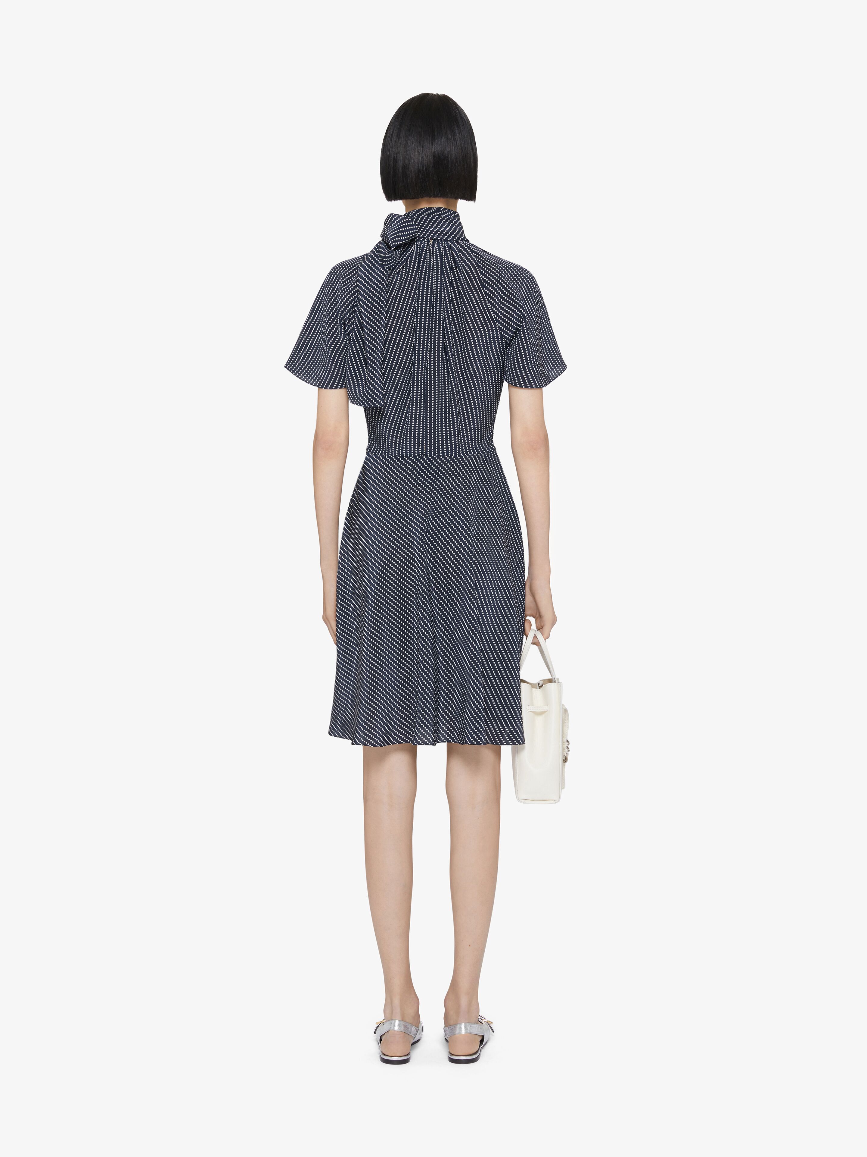 Polka dots dress in silk with lavallière - navy/white