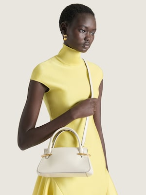 Mini Pinch bag in leather