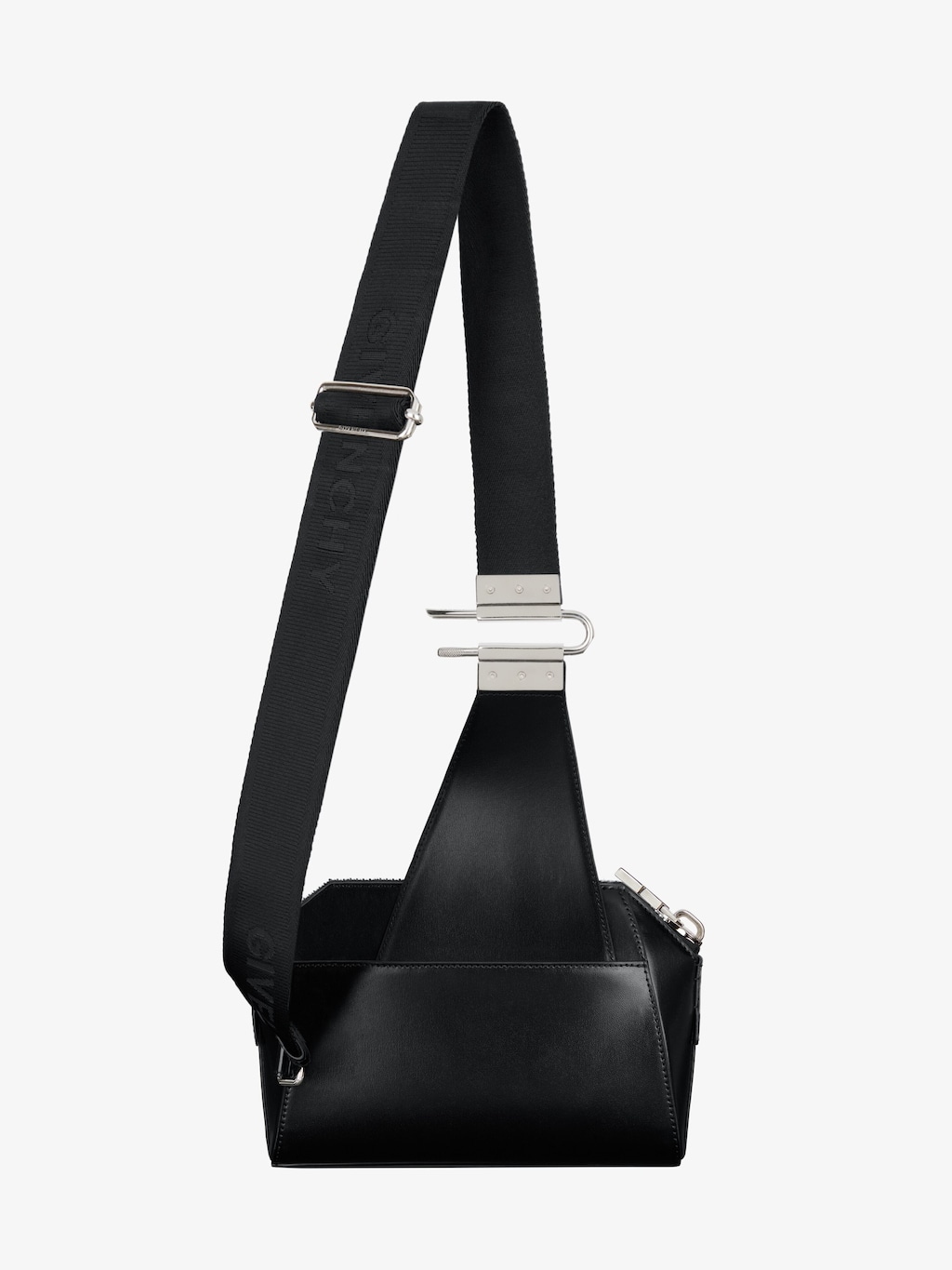 Antigona bag in Box leather | Givenchy US | Givenchy