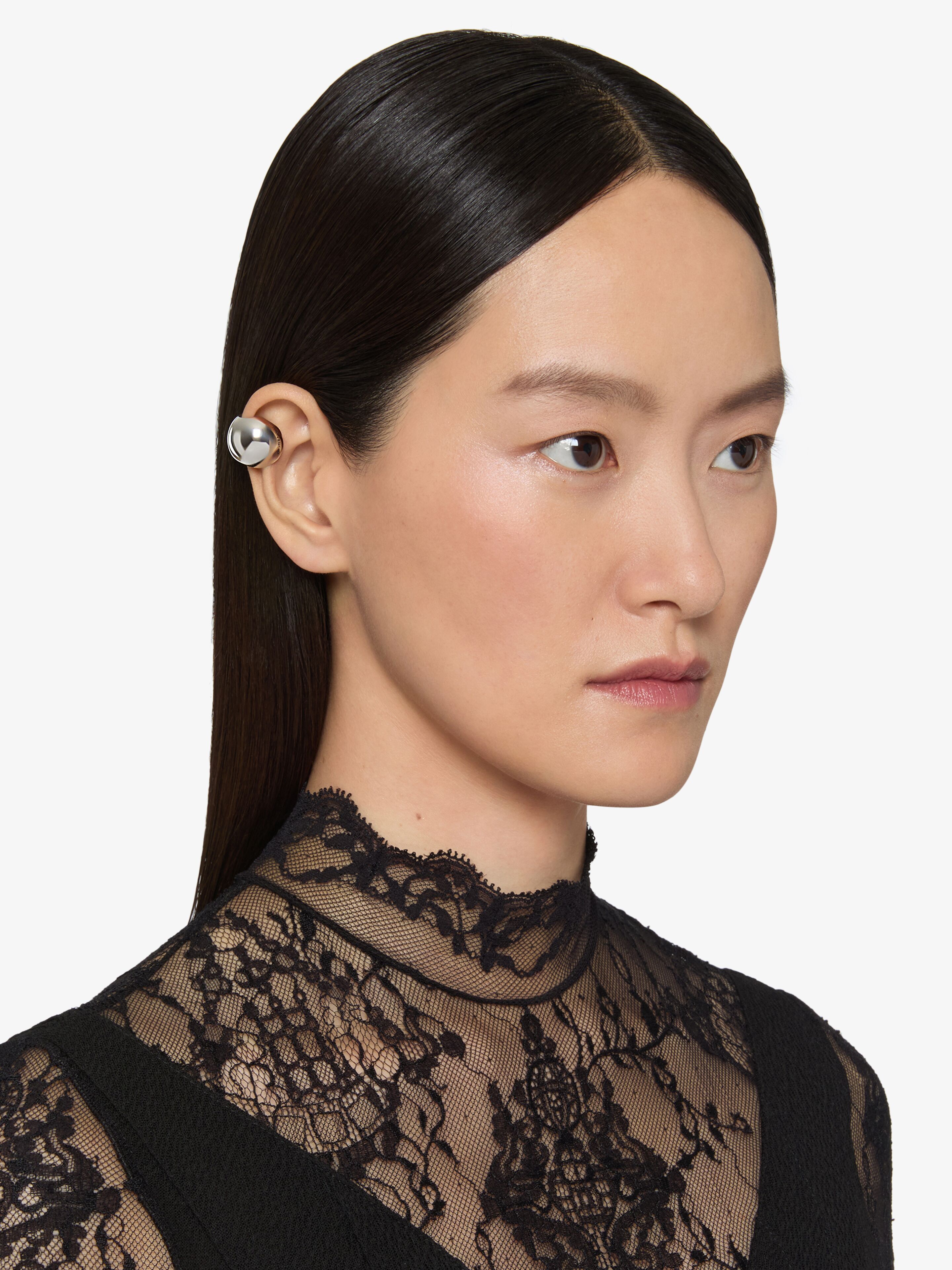 カーブ イヤーカフ - シルバー | GIVENCHY JP