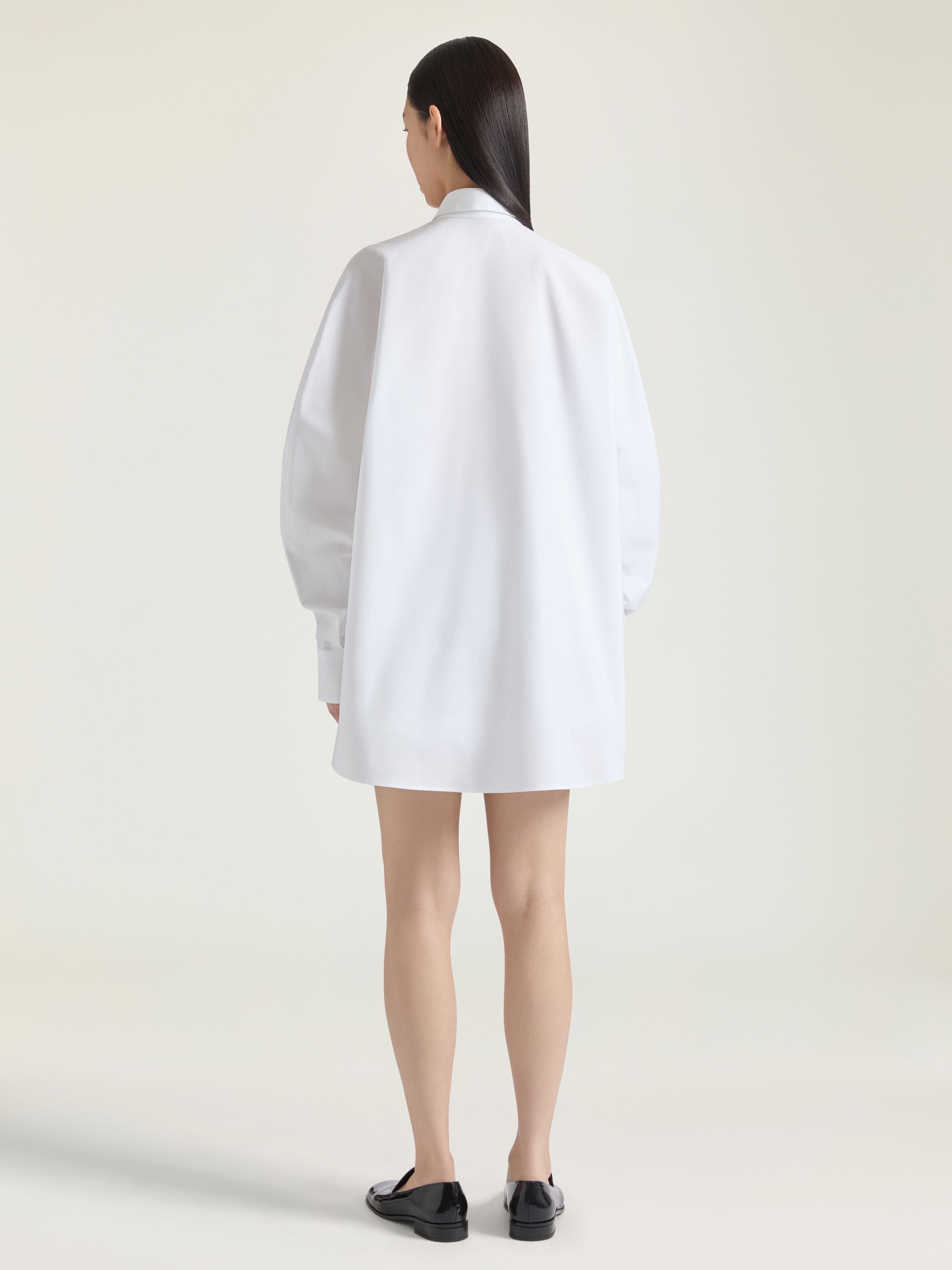 Tシャツ・カットソー GIVENCHY SS24 Embroidered poplin shirt (BM60ZZ15EJ 100) Cocoon shirt in poplin with GIVENCHY embroidery in - white