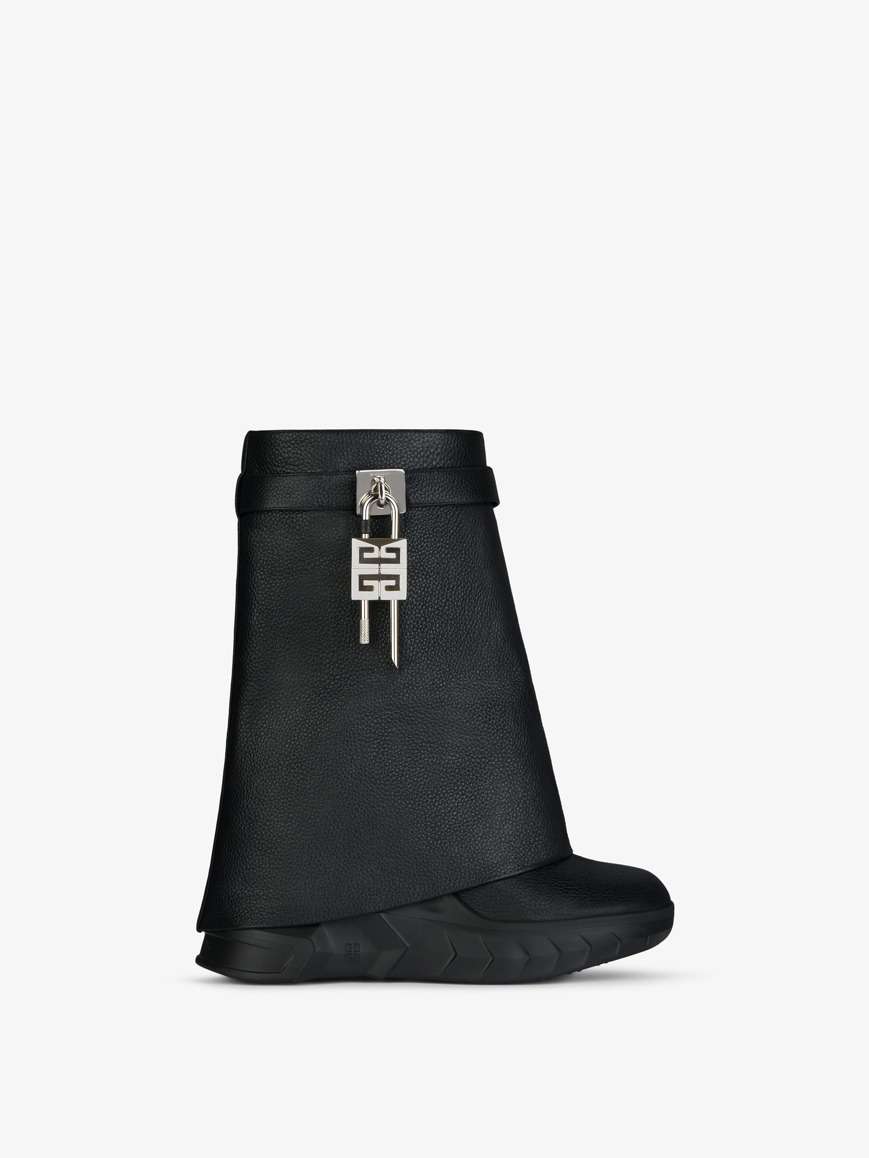 Shark Lock Biker ankle boots in grained leather | Givenchy US | Givenchy