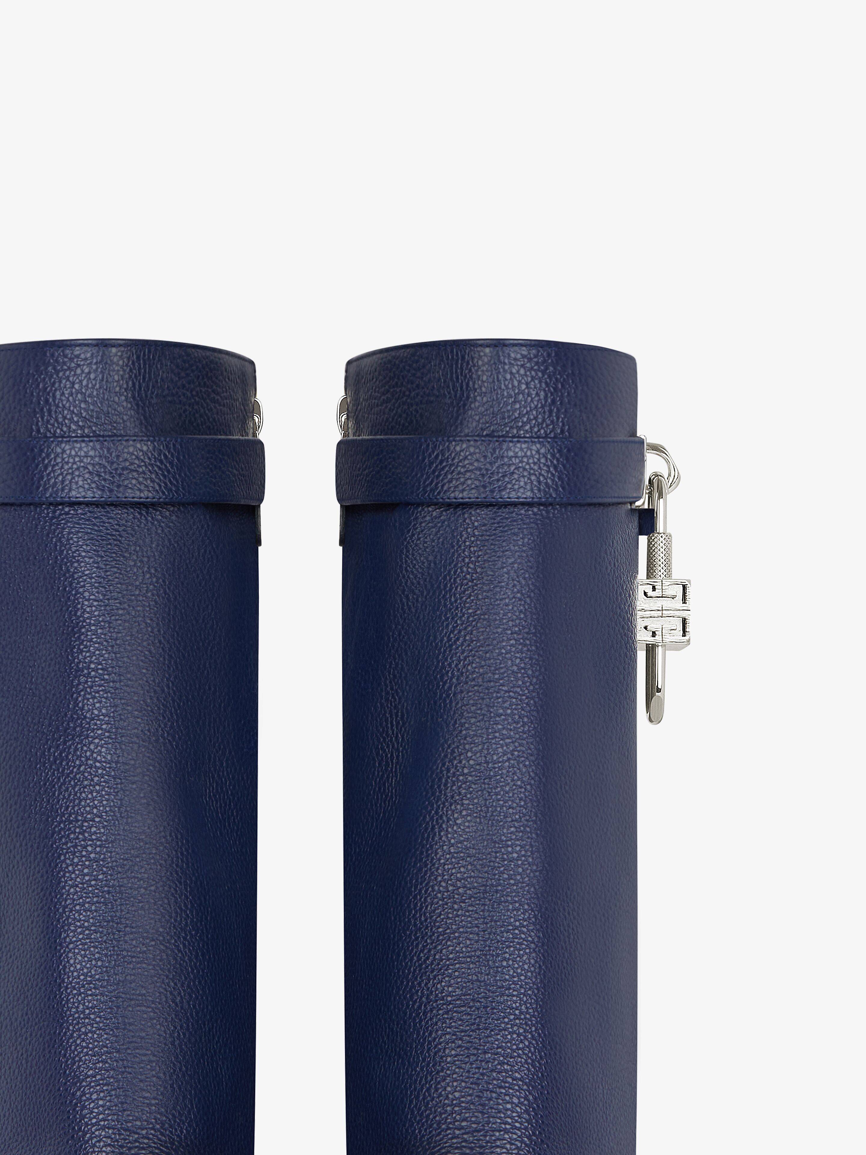 Shark Lock Biker ankle boots in grained leather in - petrol