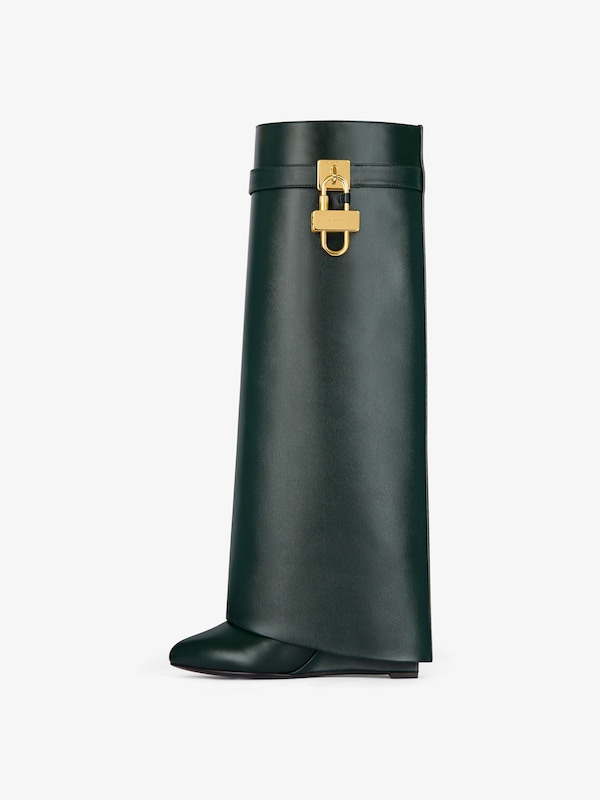 Shark Lock boots in leather - green forest | Givenchy US