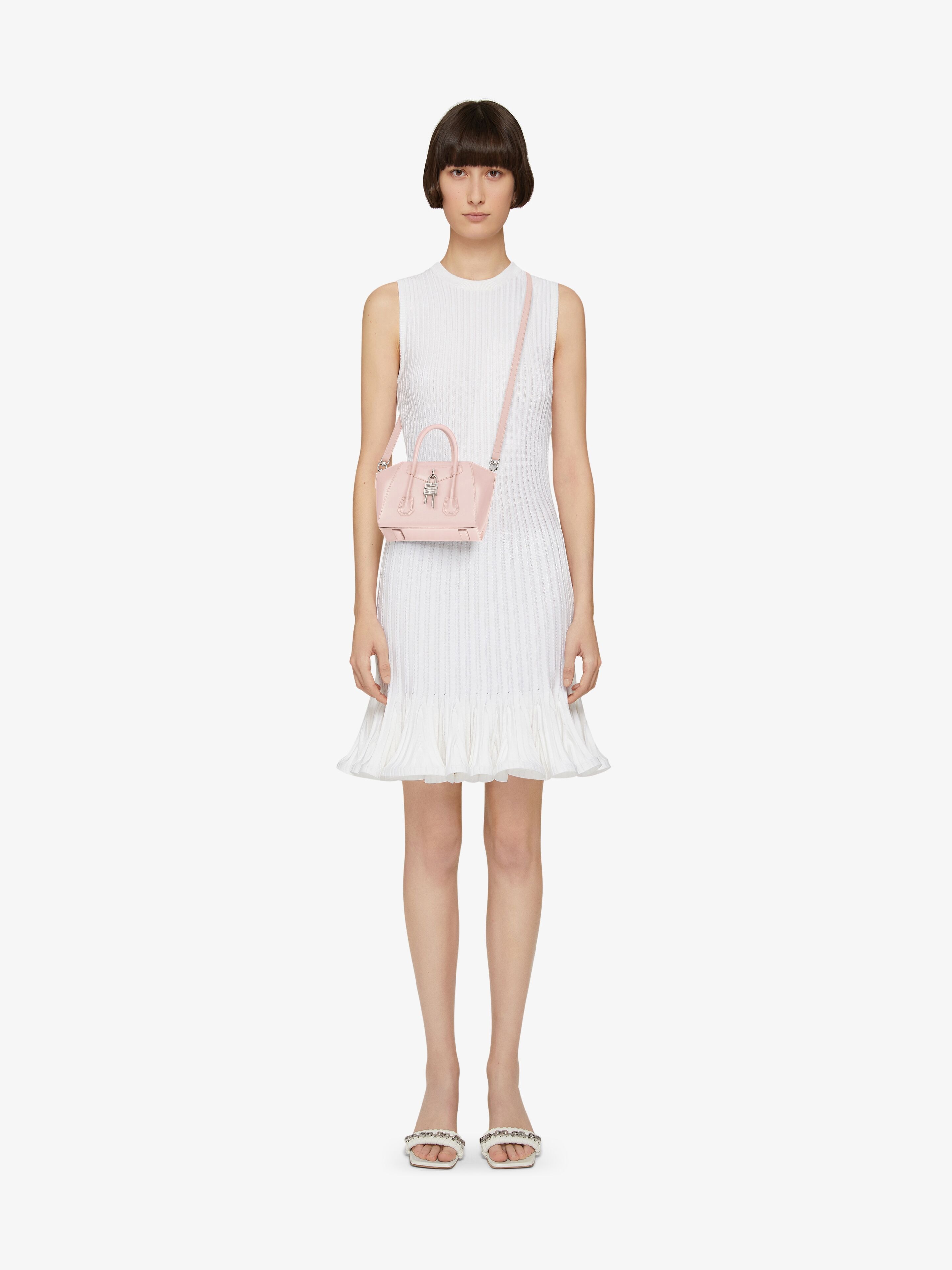 アンティゴナ ロックバッグ ミニ ボックスレザー | Givenchy JP