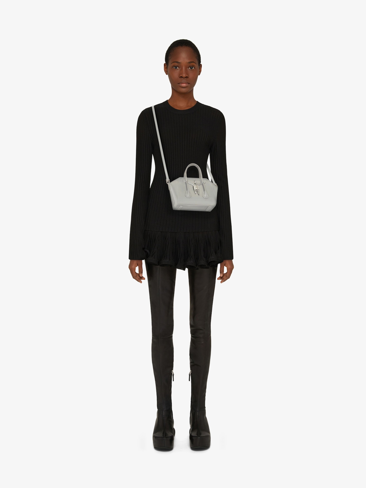 Mini Antigona Lock bag in Box leather | Givenchy US | Givenchy