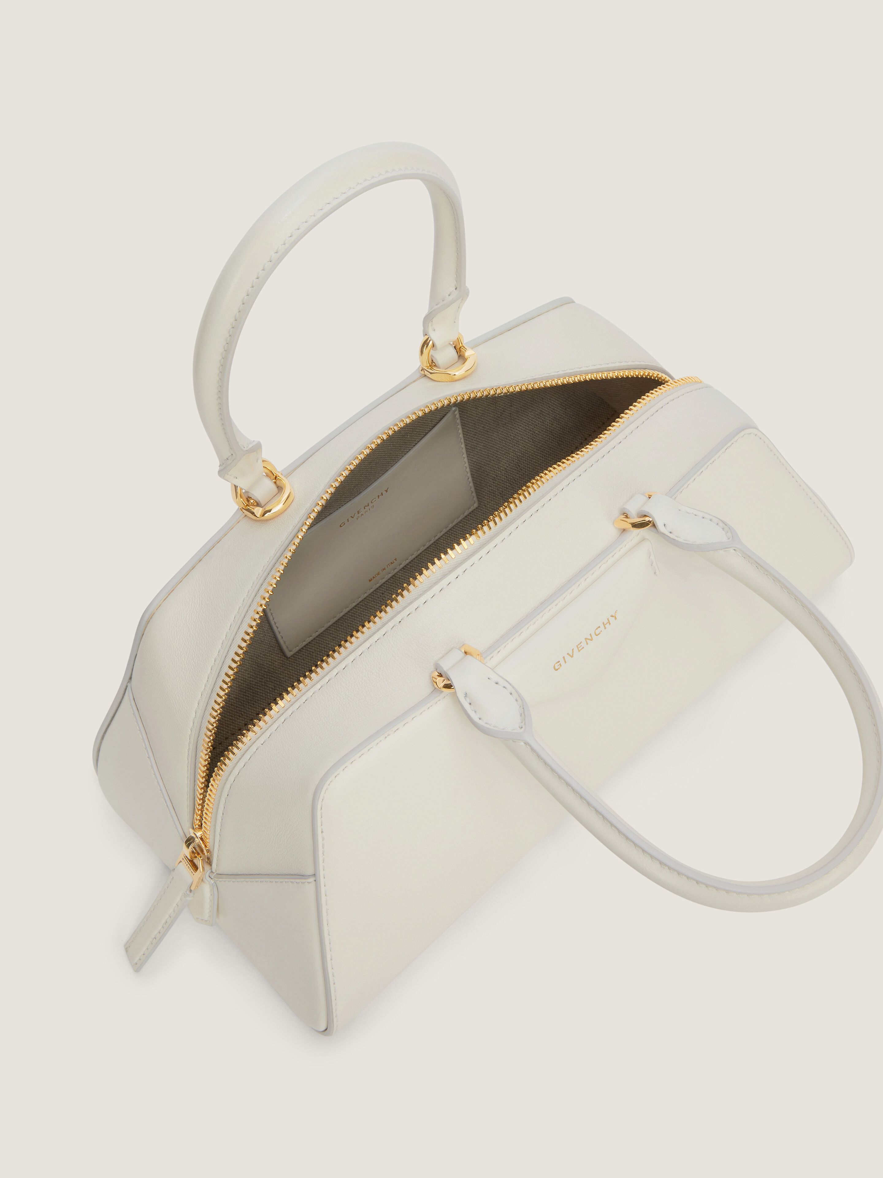 【関税＆送料込み】Givenchy Small Antigona East-West In Box Small Antigona East-West bag in Box leather | Givenchy CA