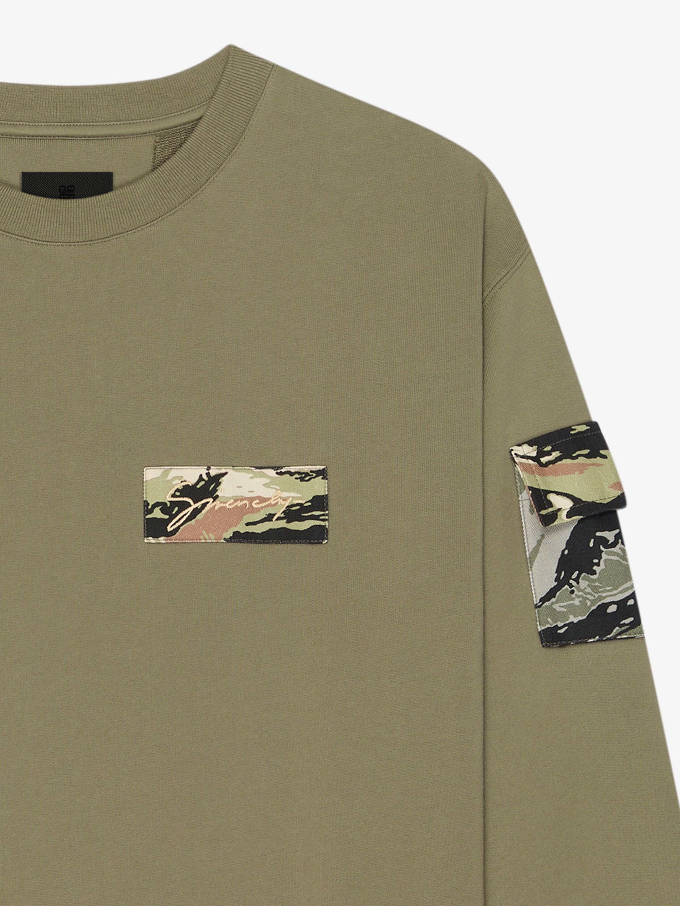 【関税込み】Givenchy カーキ Camo Patches スウェットシャツ カモフラージュプリント パッチスウェットシャツ - ライトカーキ