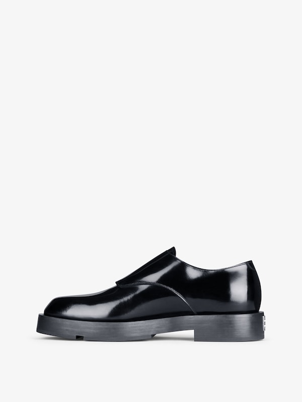 Squared derbies in leather with 4G buckle | Givenchy US | Givenchy