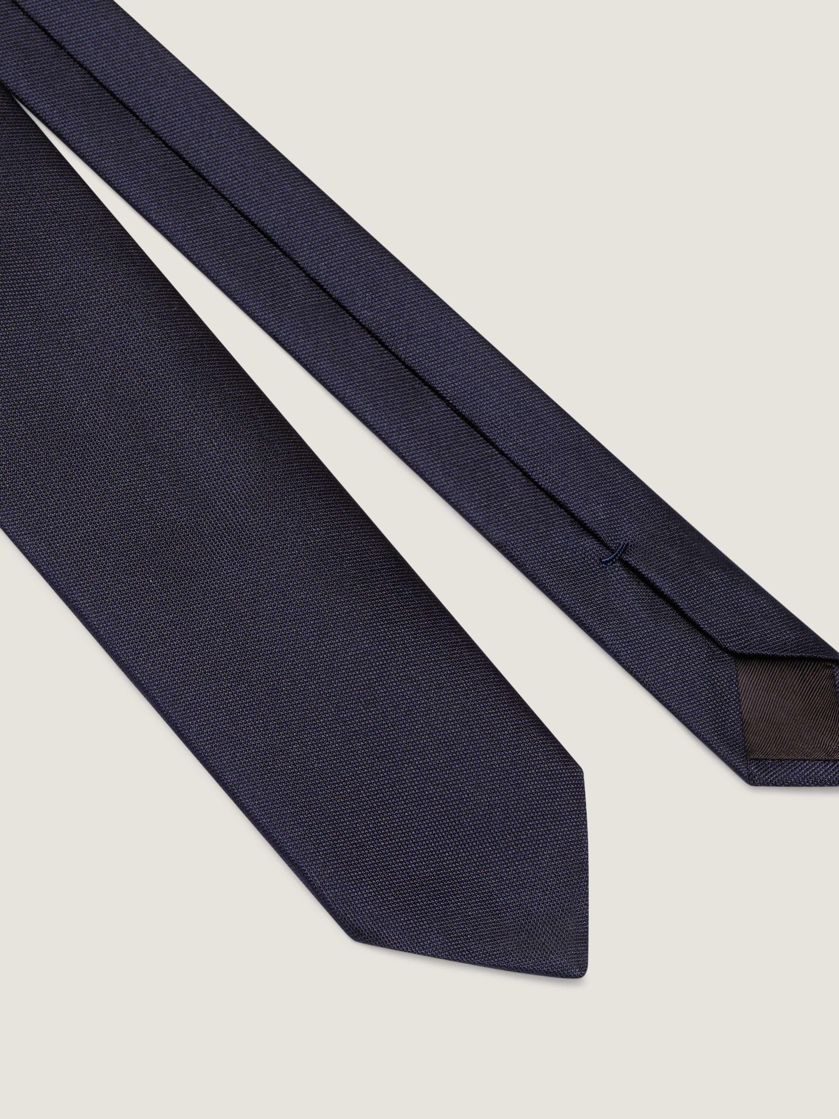 GIVENCHY ネクタイ GIVENCHY Shadow tie in silk | Givenchy US | Givenchy