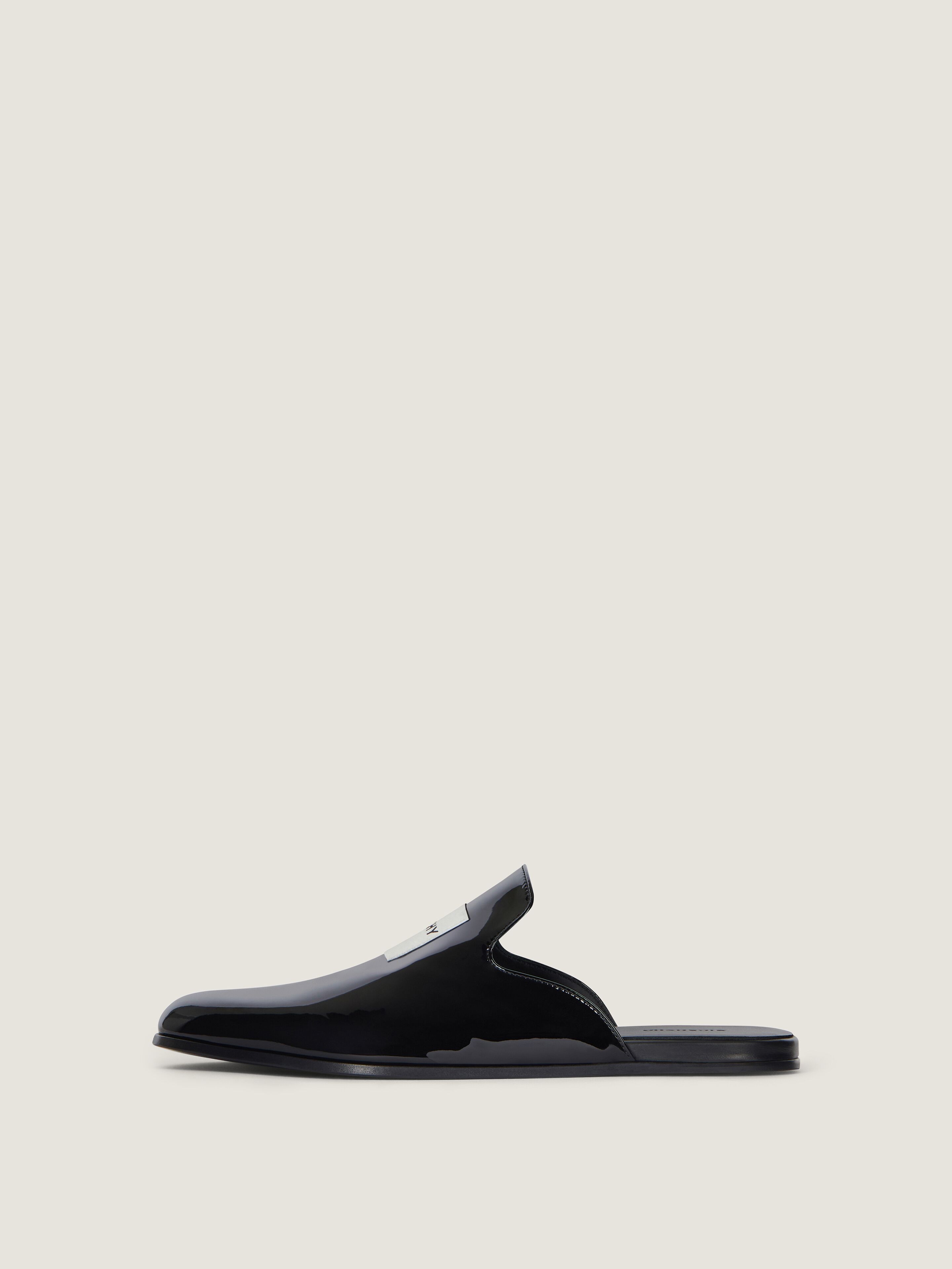 Label flat mules in patent leather | Givenchy CA | Givenchy