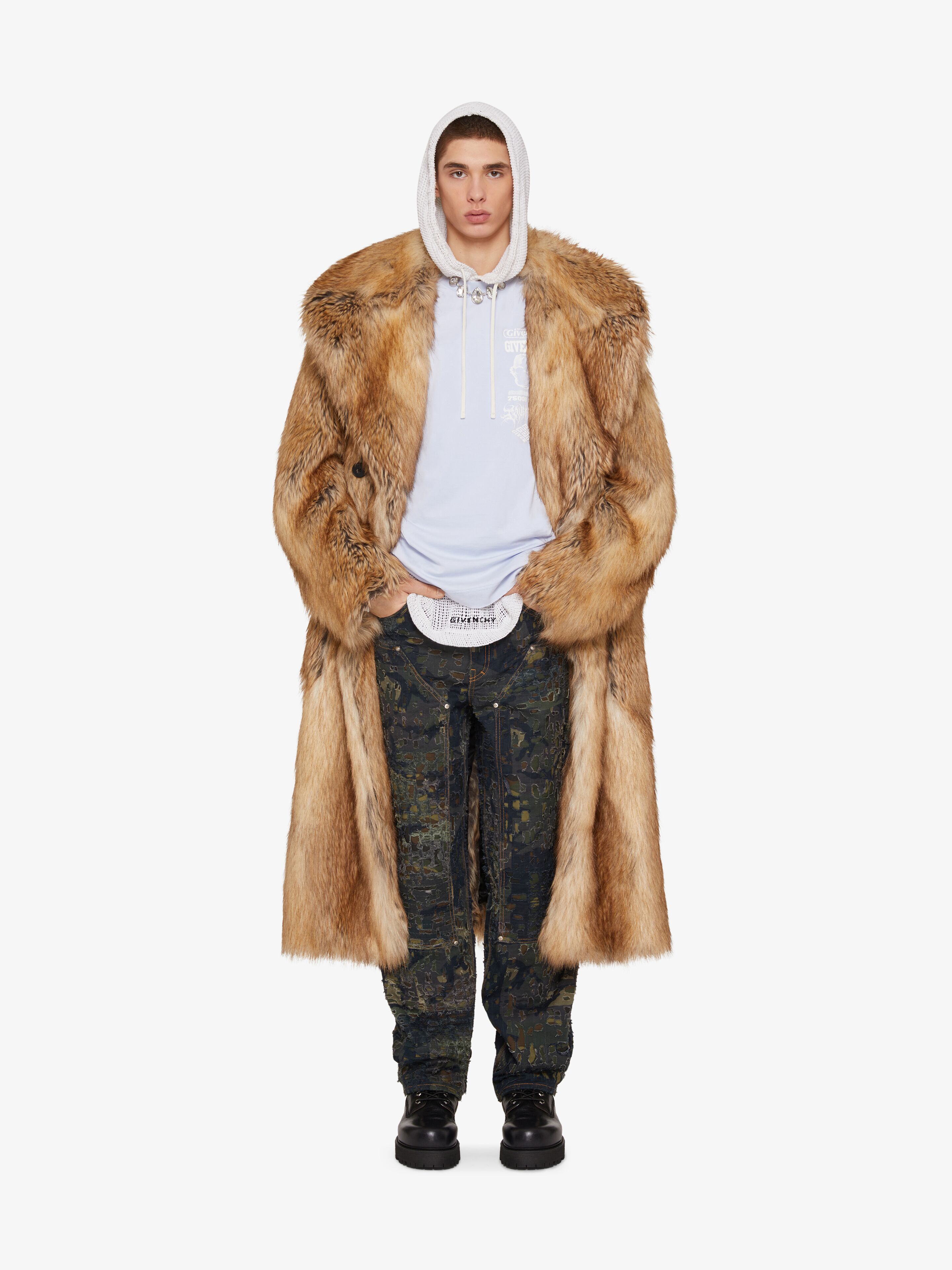 Oversized double breasted coat in faux fur beige brown