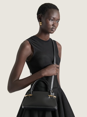 Mini Pinch bag in leather