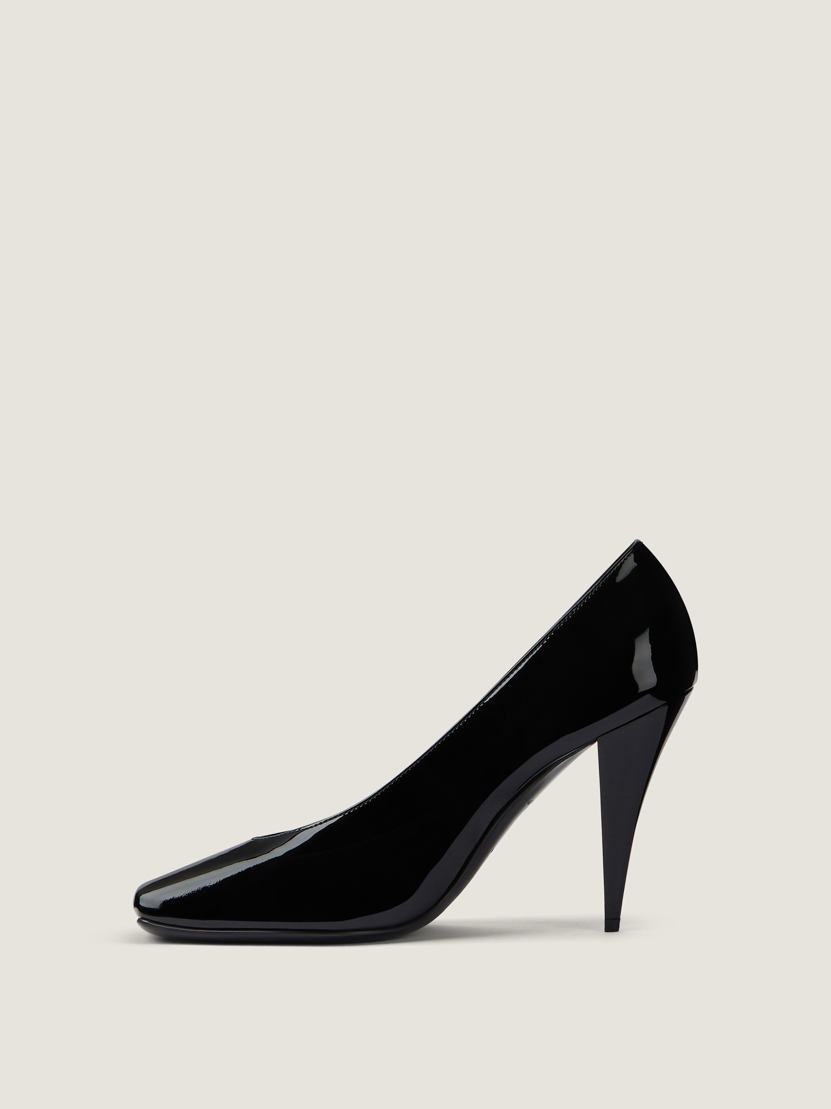 Sliced Square pumps in patent leather in - black | Givenchy US