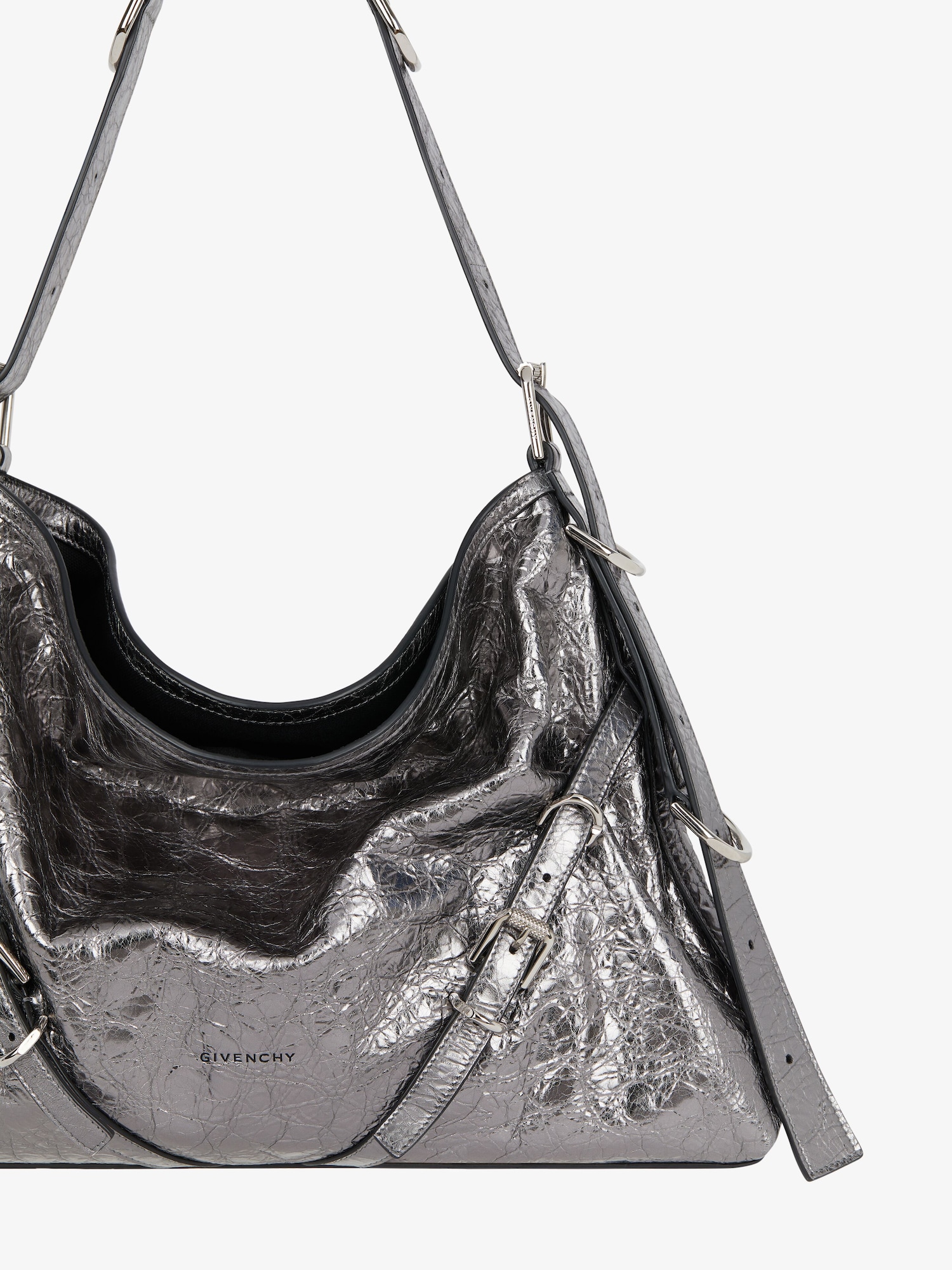 ヴォワイユー ミディアム ラミネートレザー - シルバーグレー  